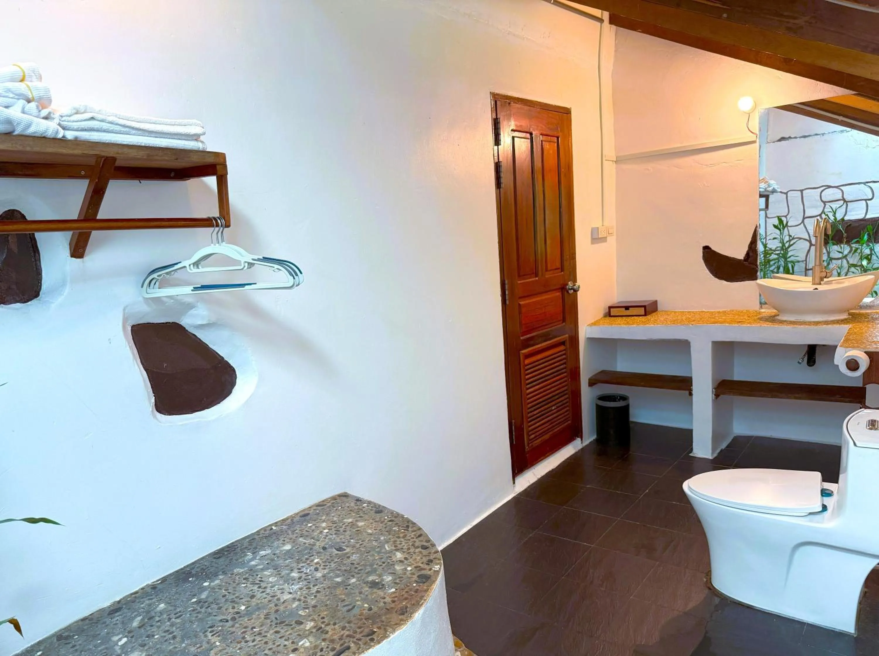 Bathroom, Bed in SoonNoeng Resort