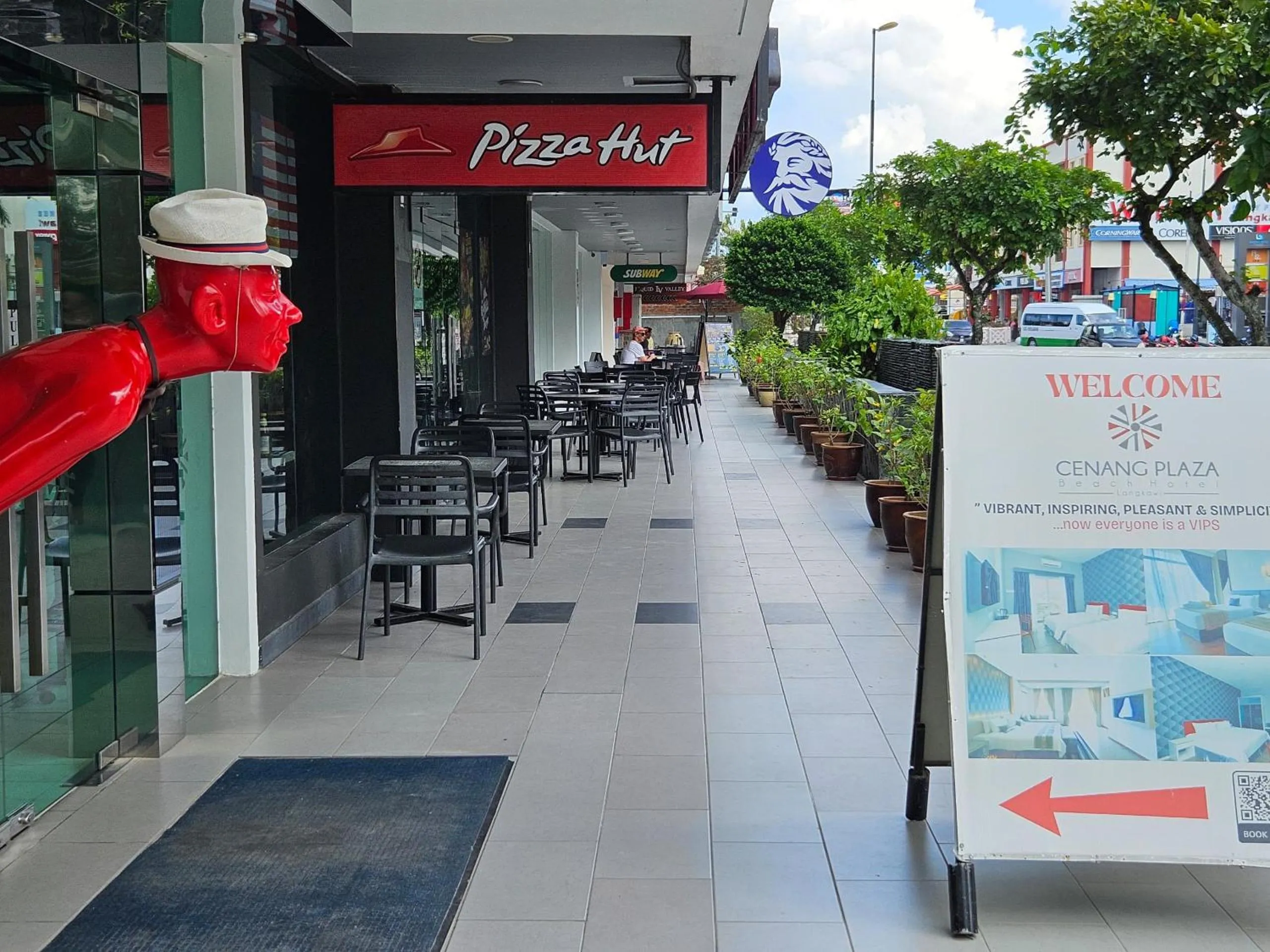 Restaurant/places to eat in Cenang Plaza Beach Hotel