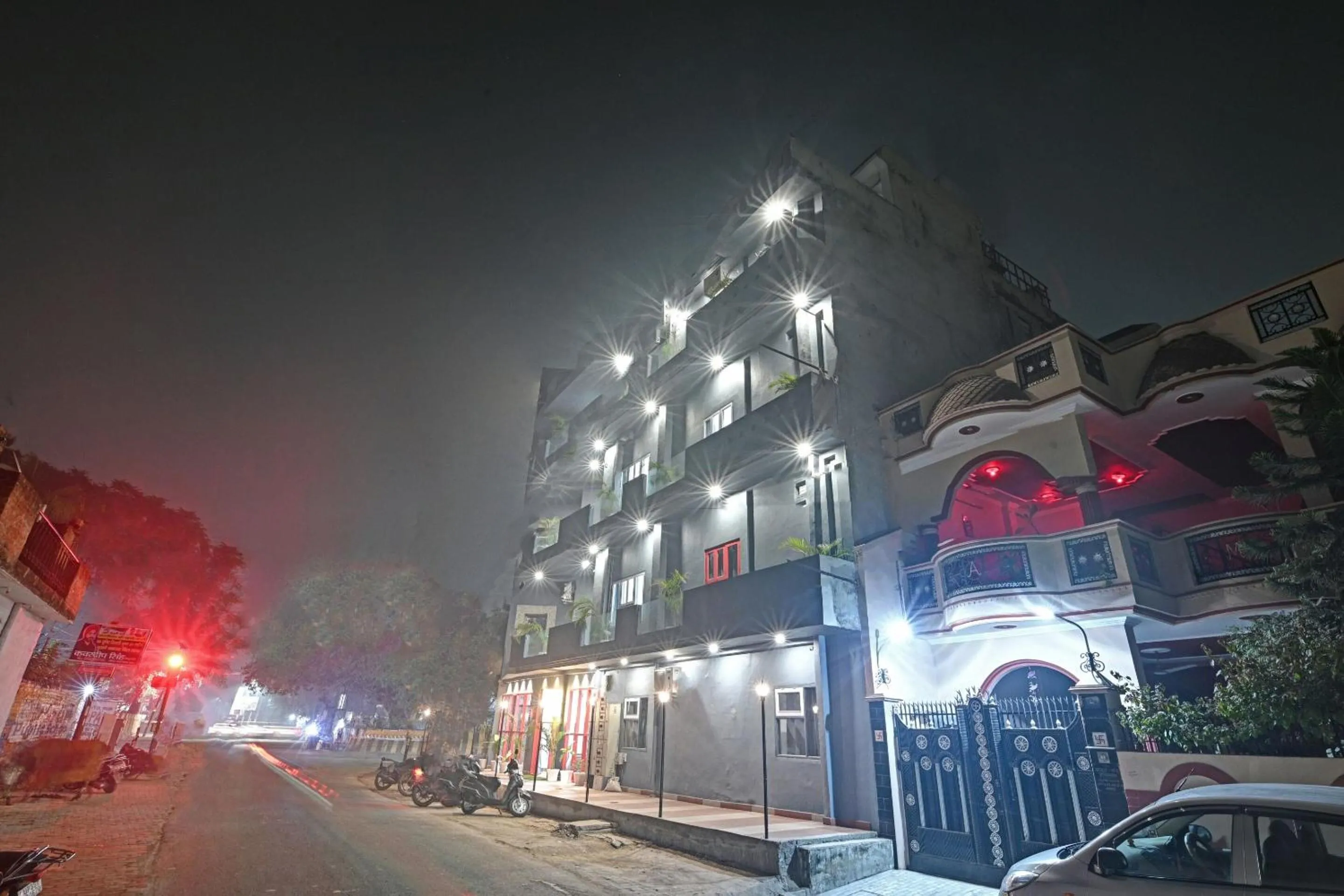 Facade/entrance in Townhouse Super- Govind Nagar