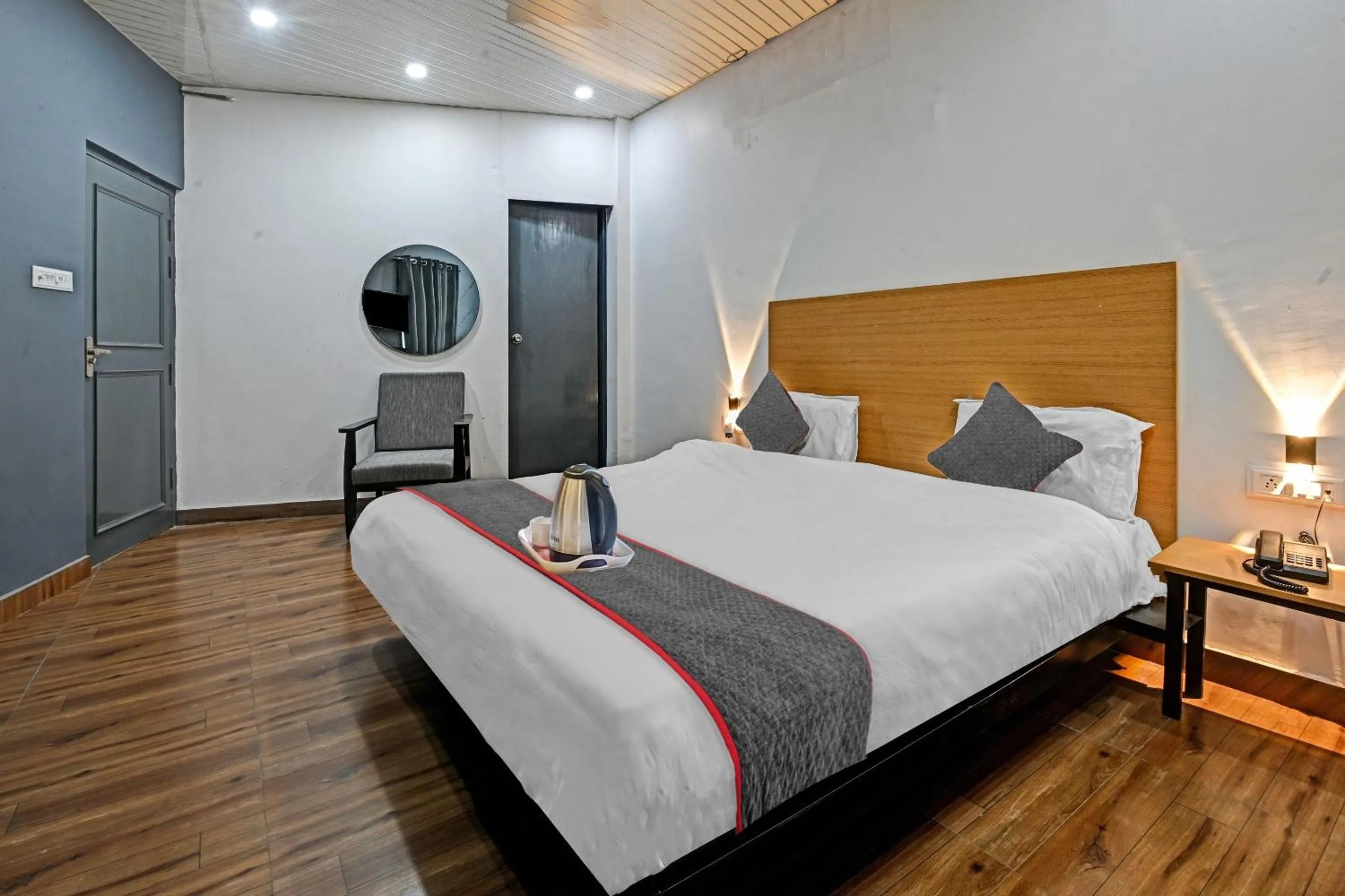 Bedroom, Bed in Townhouse Super- Govind Nagar