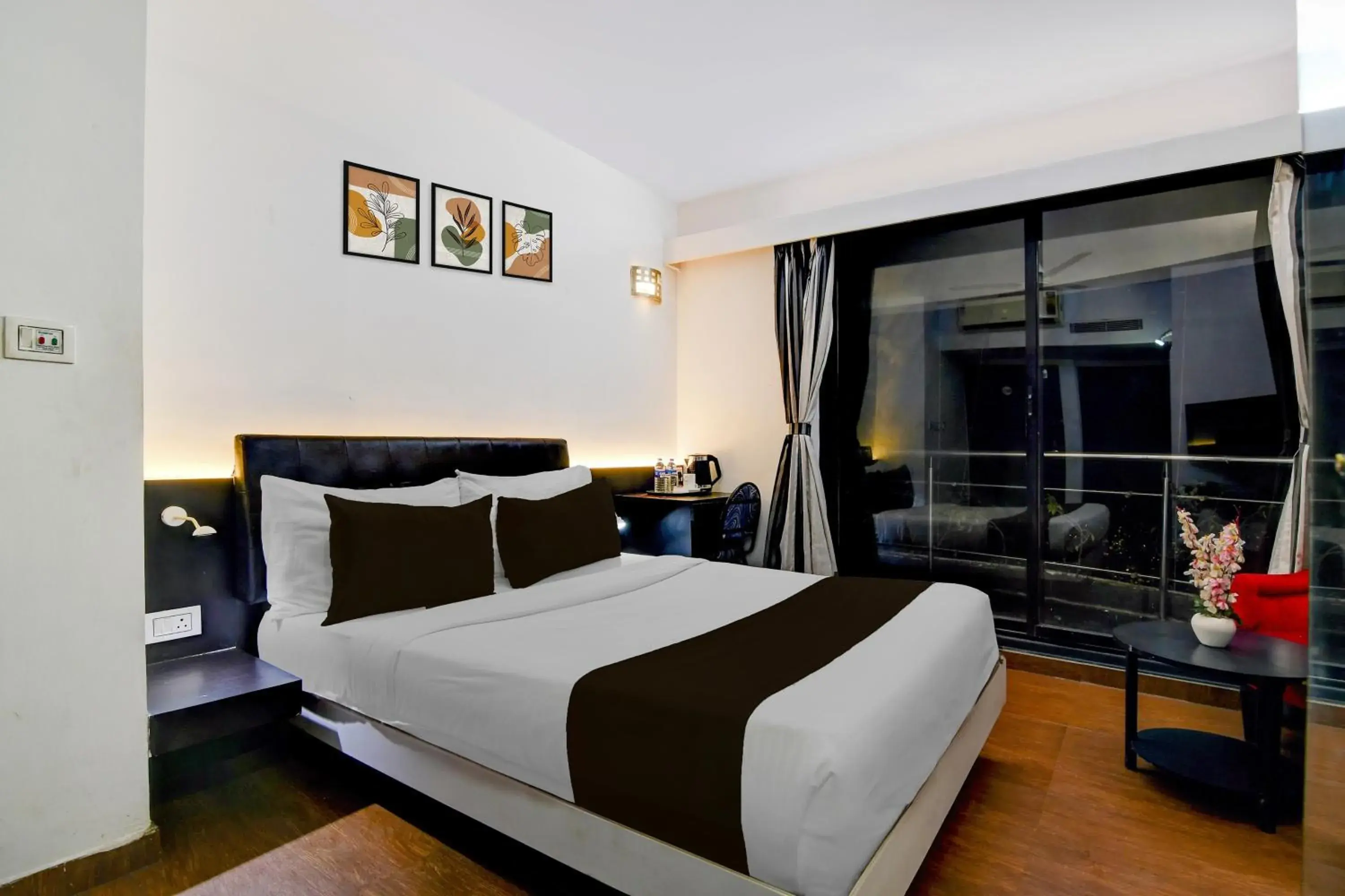 Super Townhouse Oak Ballygunge Formerly Hotel Lovelock Super Townhouse Oak Ballygunge Formerly Hotel Lovelock