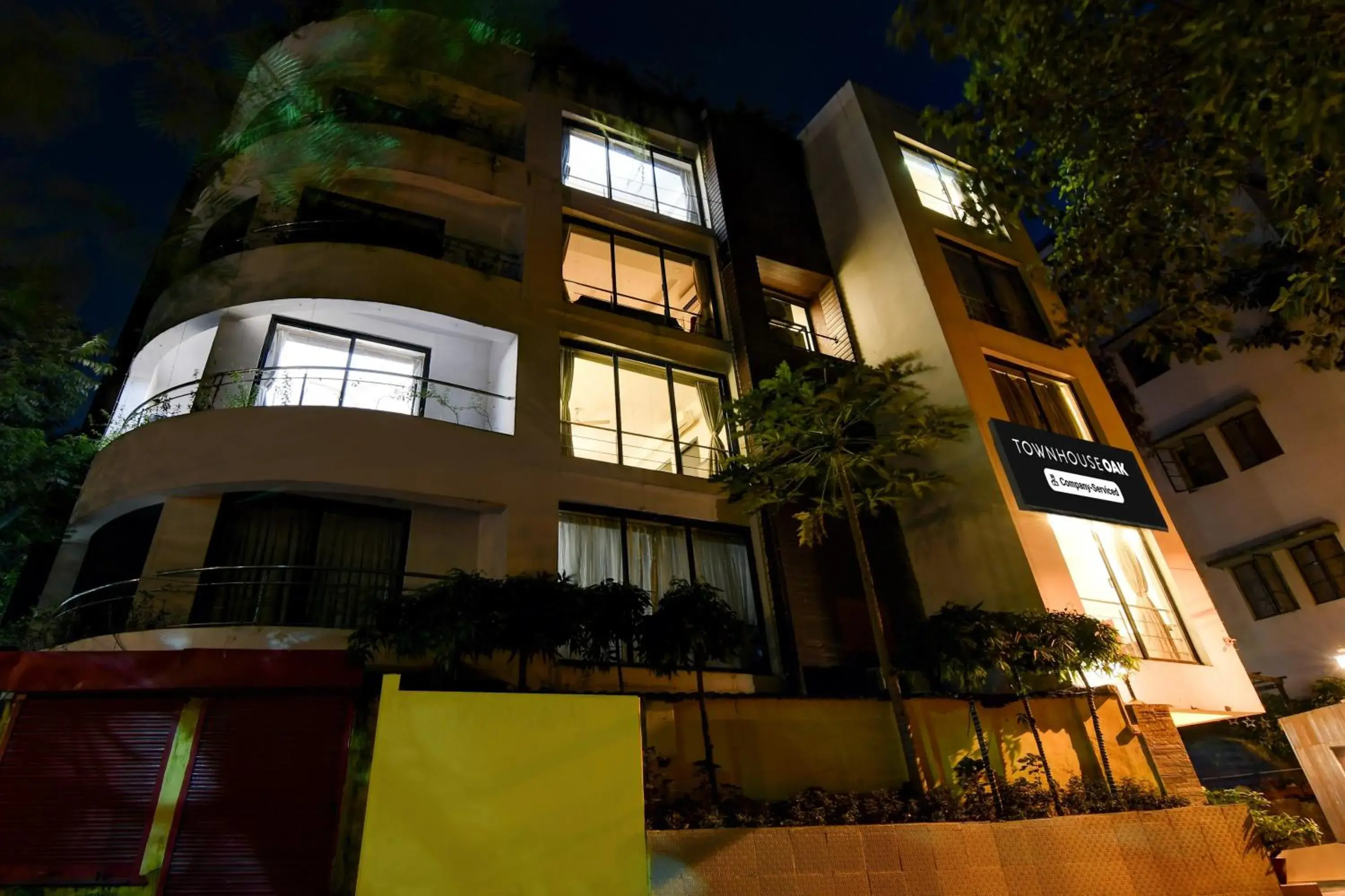 Facade/entrance in Super Townhouse Oak Ballygunge Formerly Hotel Lovelock Facade/entrance in Super Townhouse Oak Ballygunge Formerly Hotel Lovelock