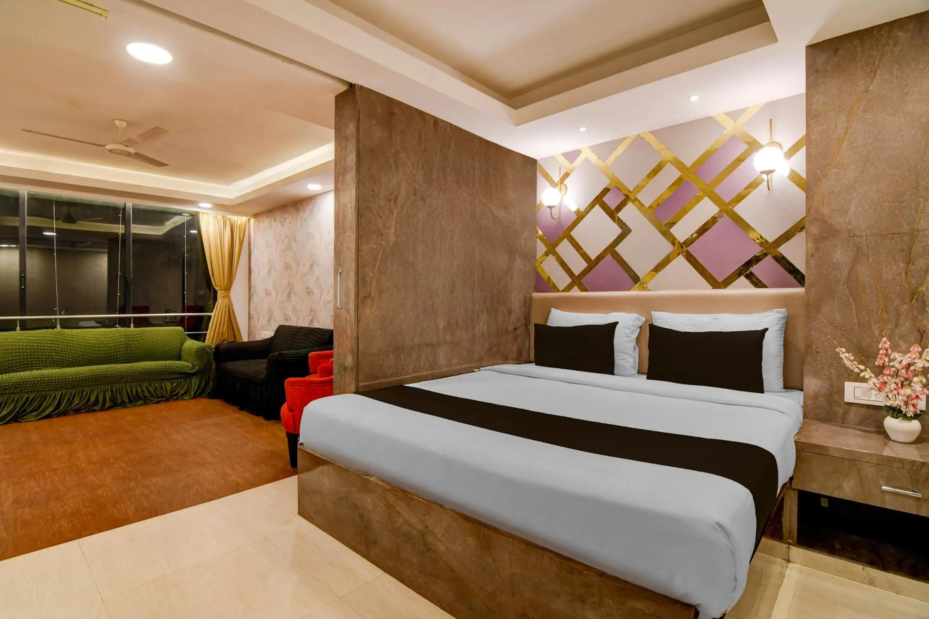 Bedroom, Bed in Super Townhouse Oak Ballygunge Formerly Hotel Lovelock