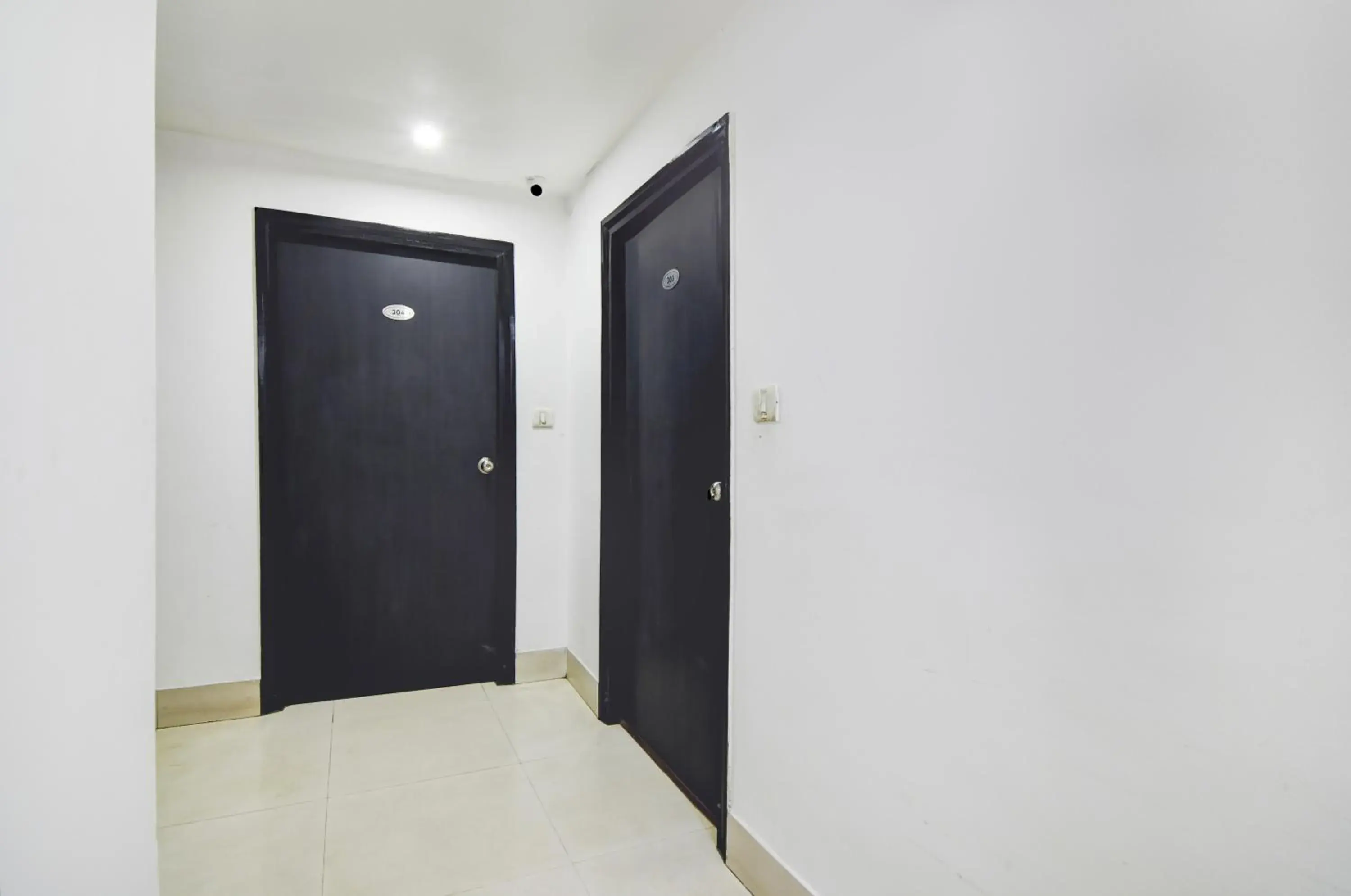 Lobby or reception in Super Townhouse Oak Ballygunge Formerly Hotel Lovelock Lobby or reception in Super Townhouse Oak Ballygunge Formerly Hotel Lovelock