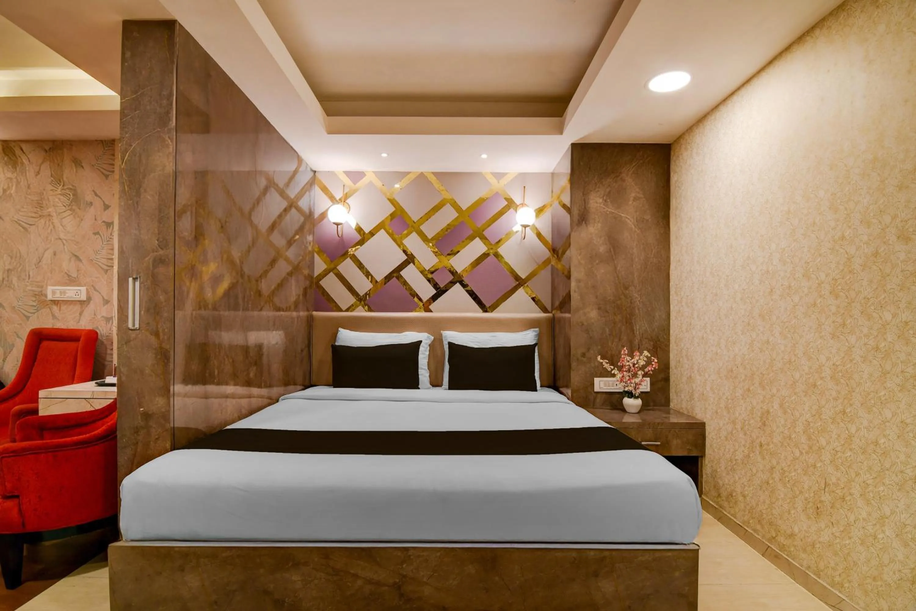 Bedroom, Bed in Super Townhouse Oak Ballygunge Formerly Hotel Lovelock