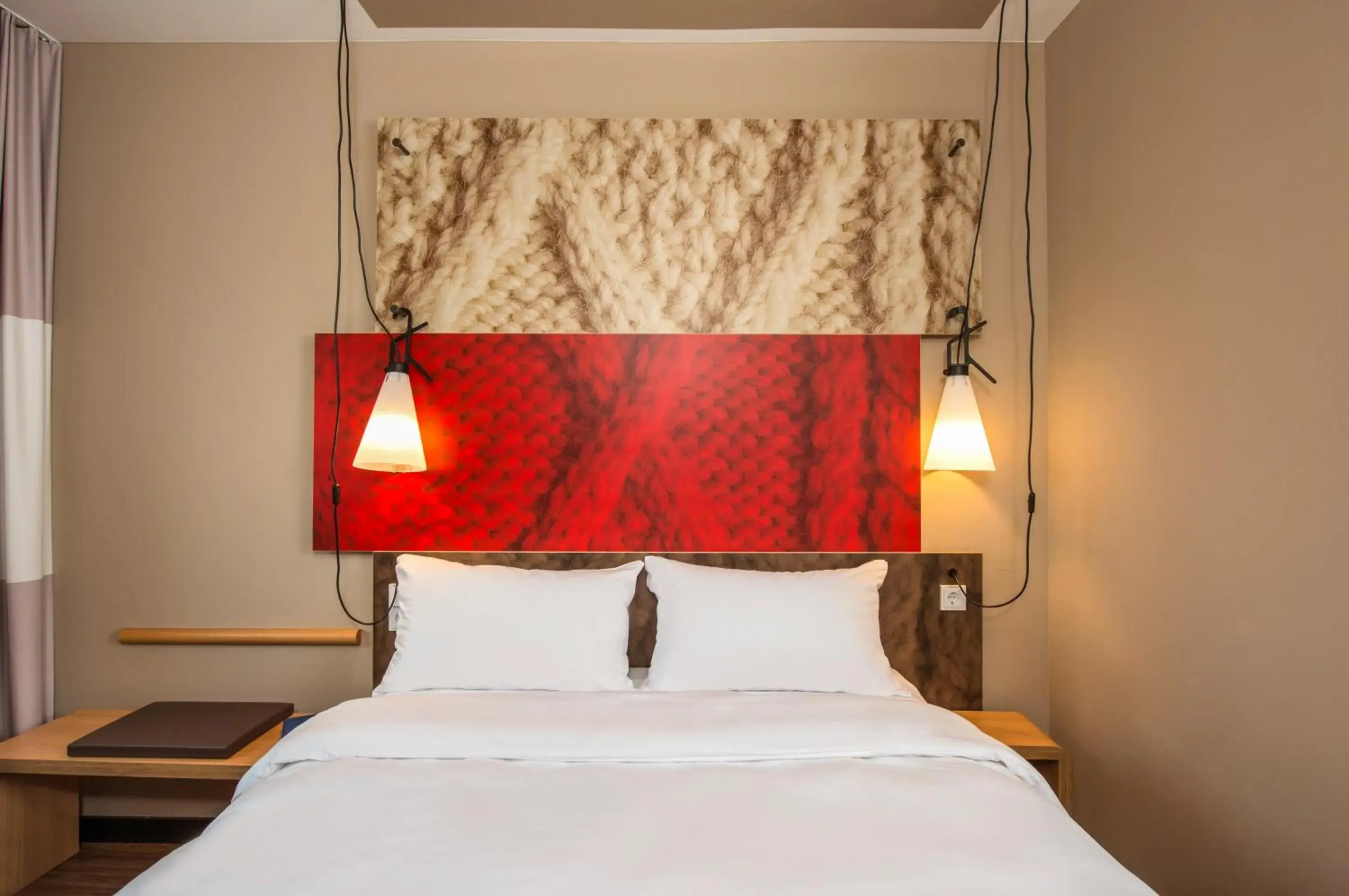 Bedroom, Bed in ibis Cambrai Bedroom, Bed in ibis Cambrai