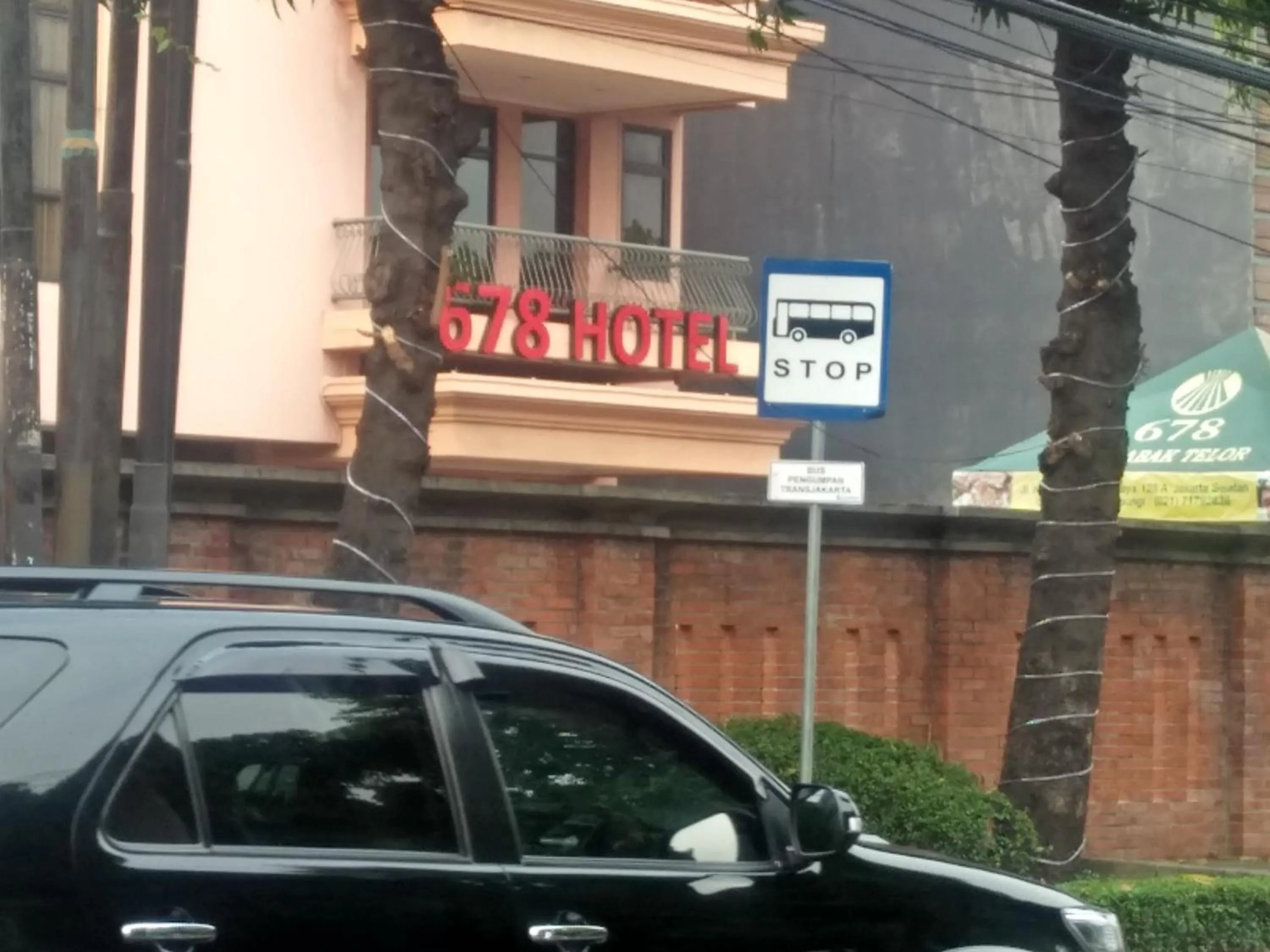 Hotel 678 Kemang Powered By Cocotel