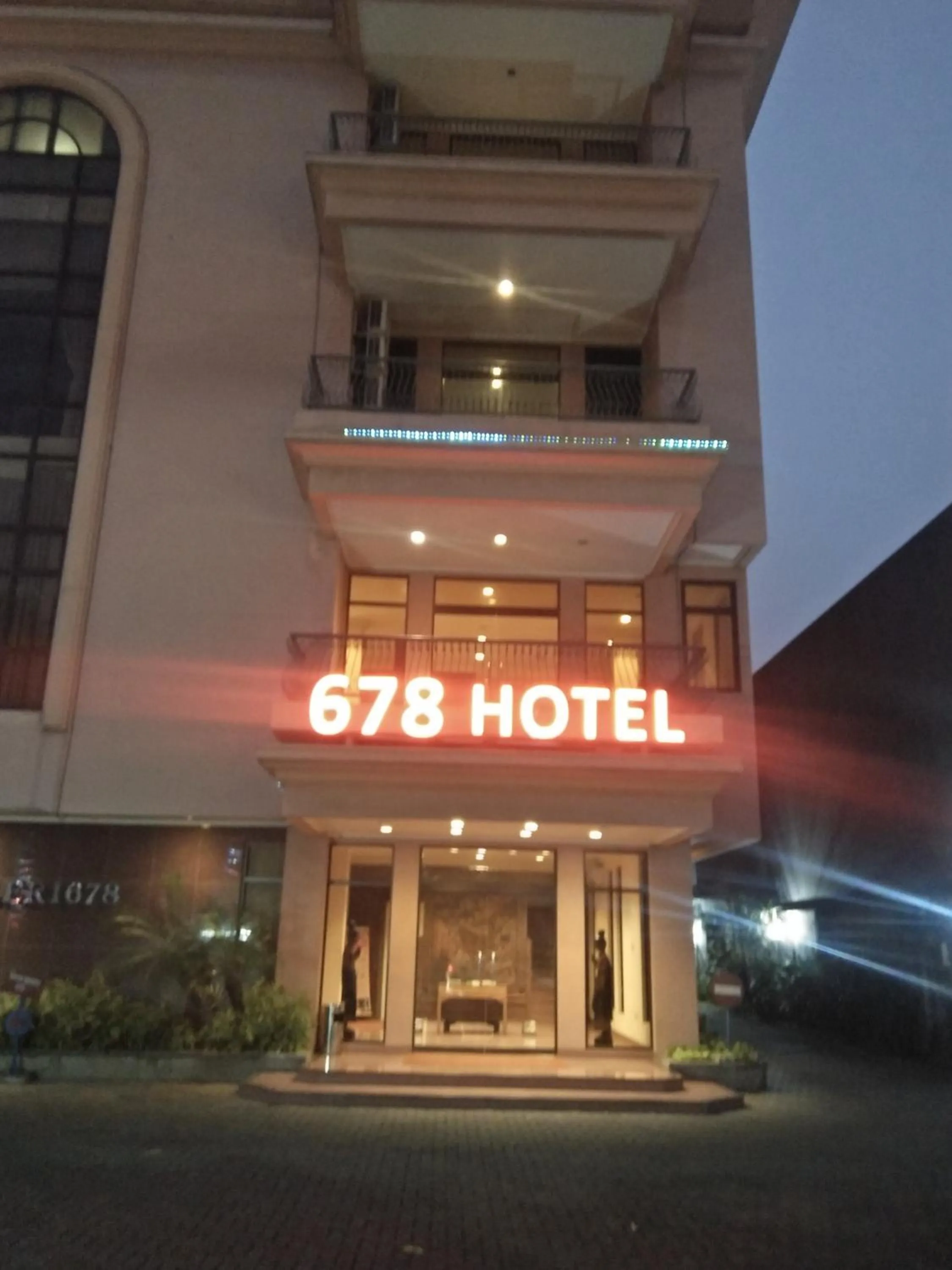 Hotel 678 Kemang Powered By Cocotel