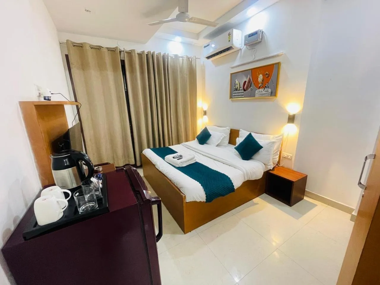 Bedroom, Bed in Aura Luxury studios near Artemis hospital Gurugram