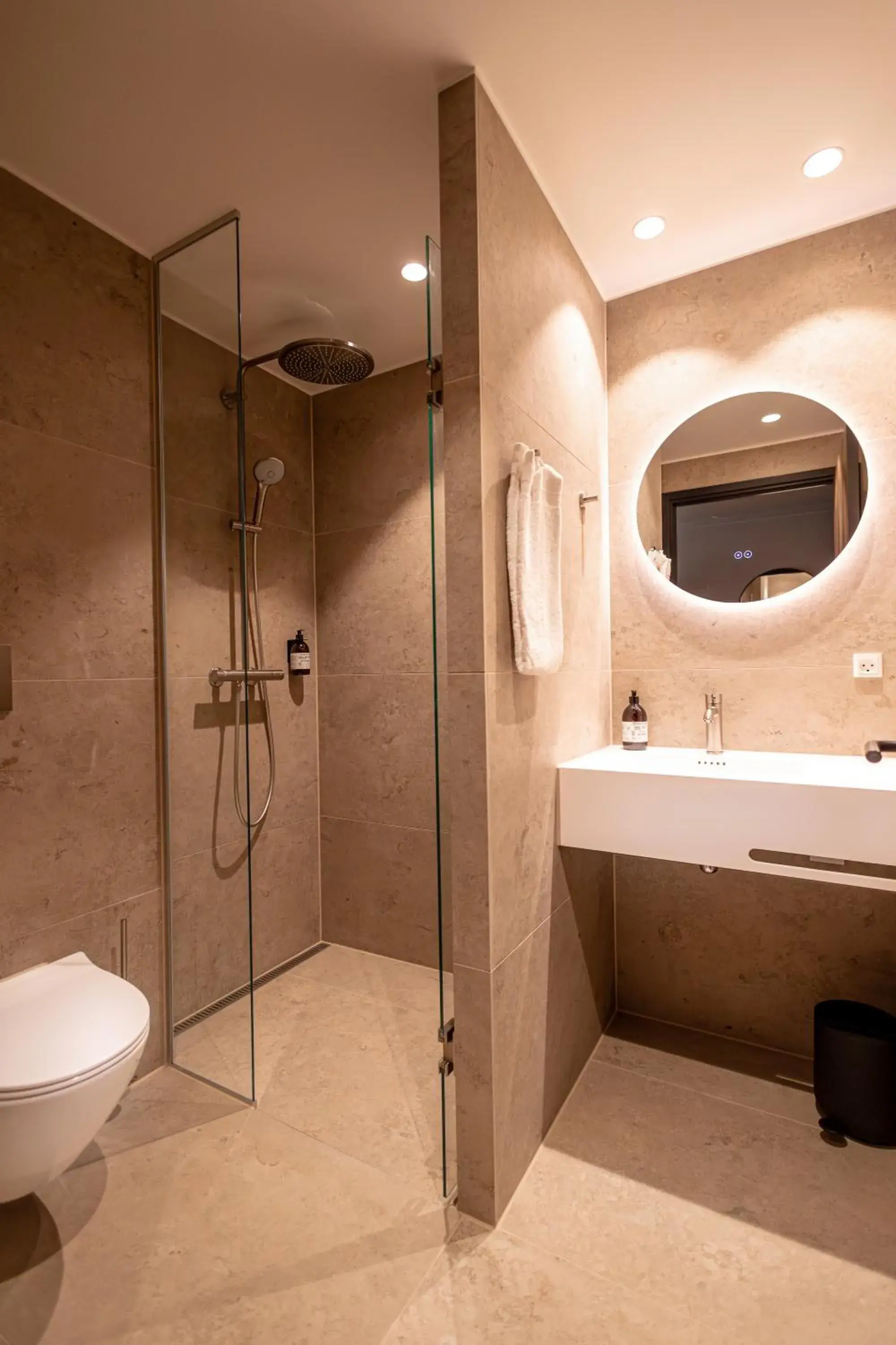 Superior Triple Room (No pets allowed) - single occupancy in Hotel Melfarhus Superior Triple Room (No pets allowed) - single occupancy in Hotel Melfarhus