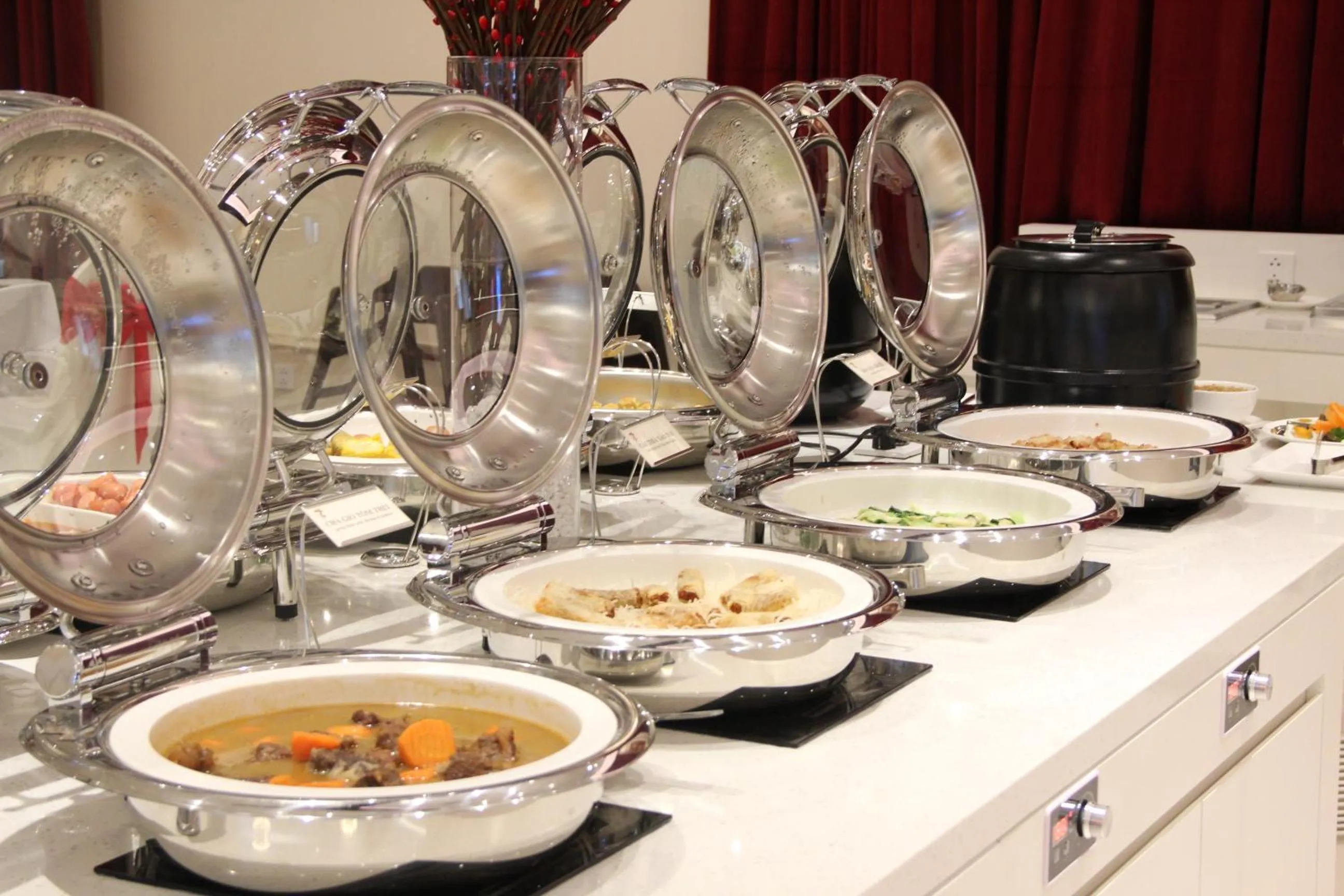 Dining area in Hotel Công Tử Bạc Liêu