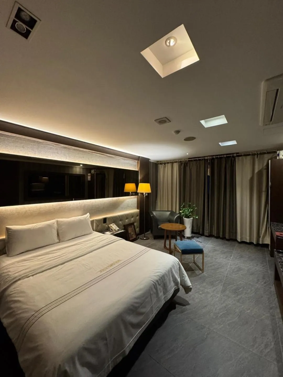 Bed in Zenith Tourist Hotel