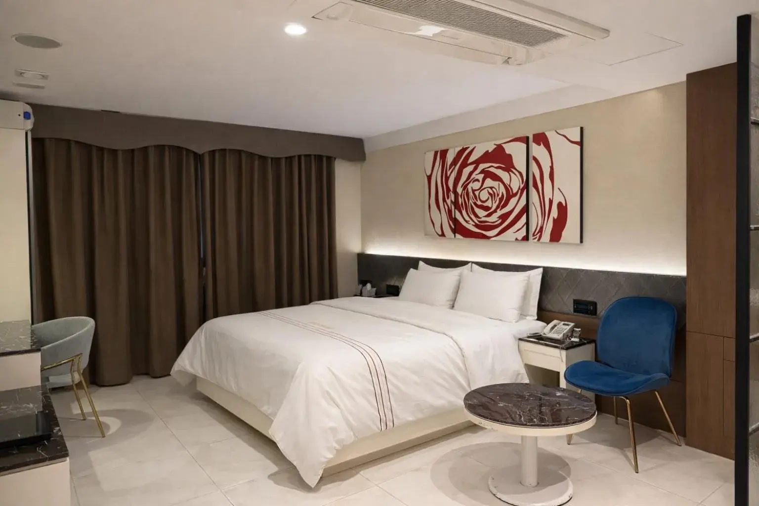 Bed in Zenith Tourist Hotel Bed in Zenith Tourist Hotel