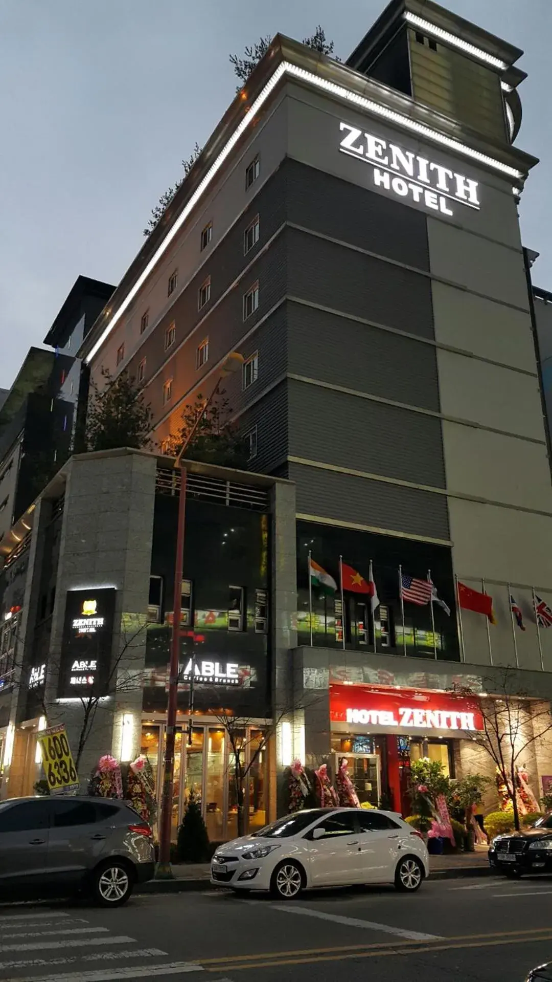 Property building in Zenith Tourist Hotel Property building in Zenith Tourist Hotel