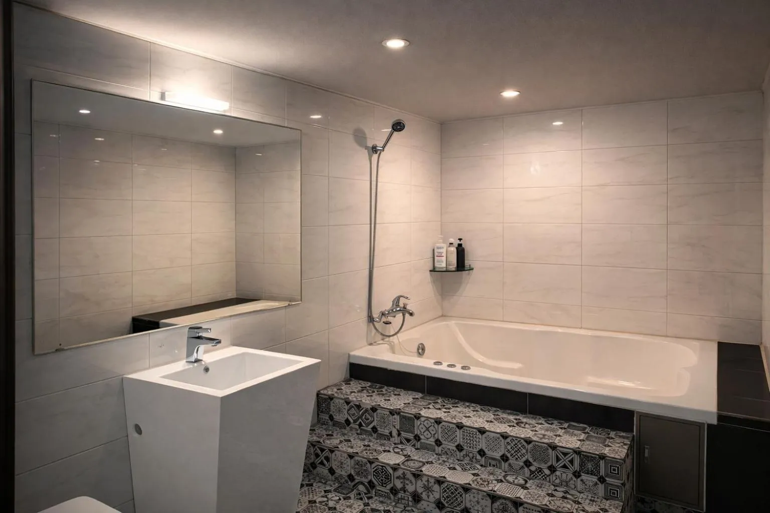 Zenith Tourist Hotel