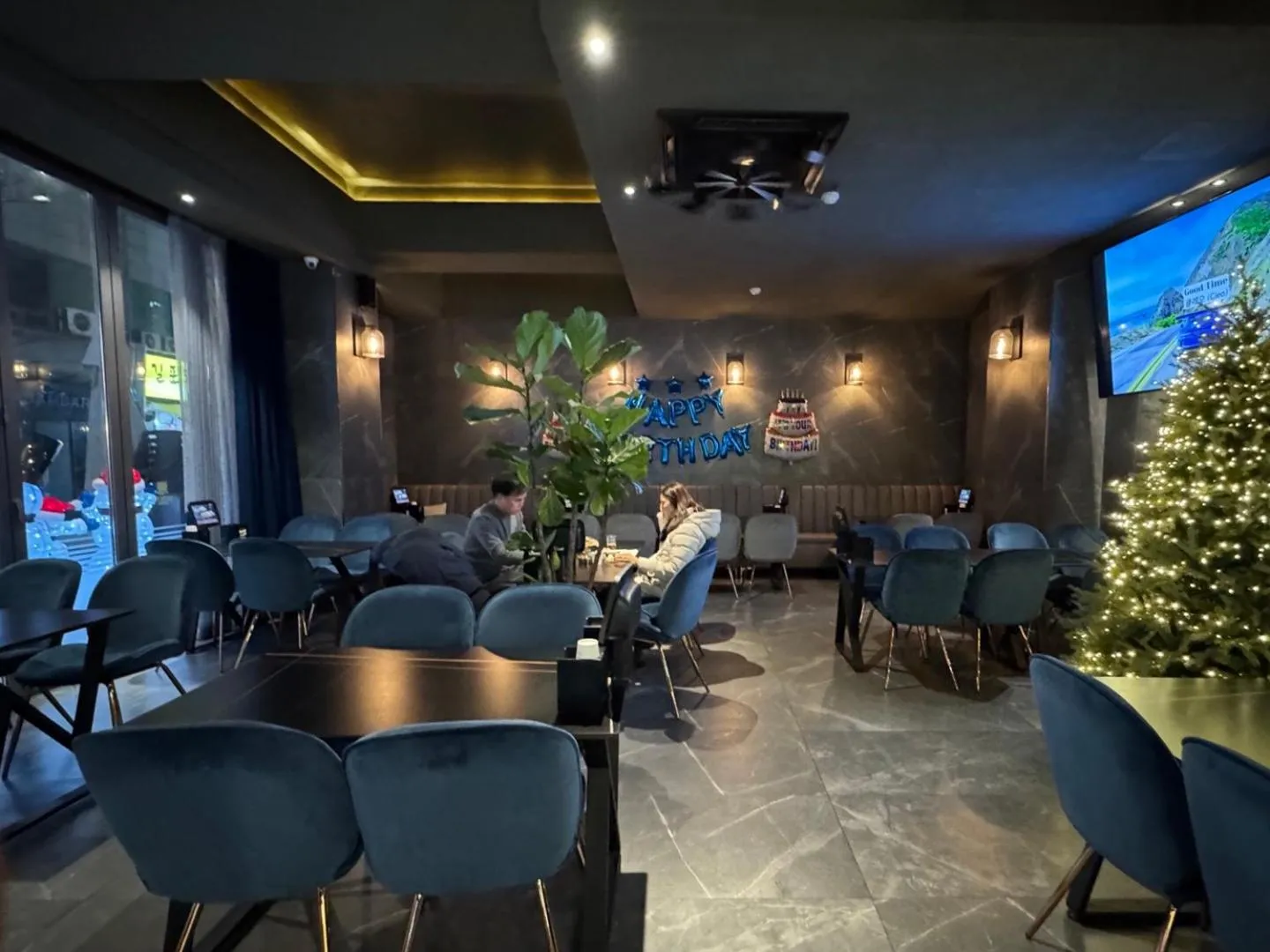 Restaurant/places to eat in Zenith Tourist Hotel