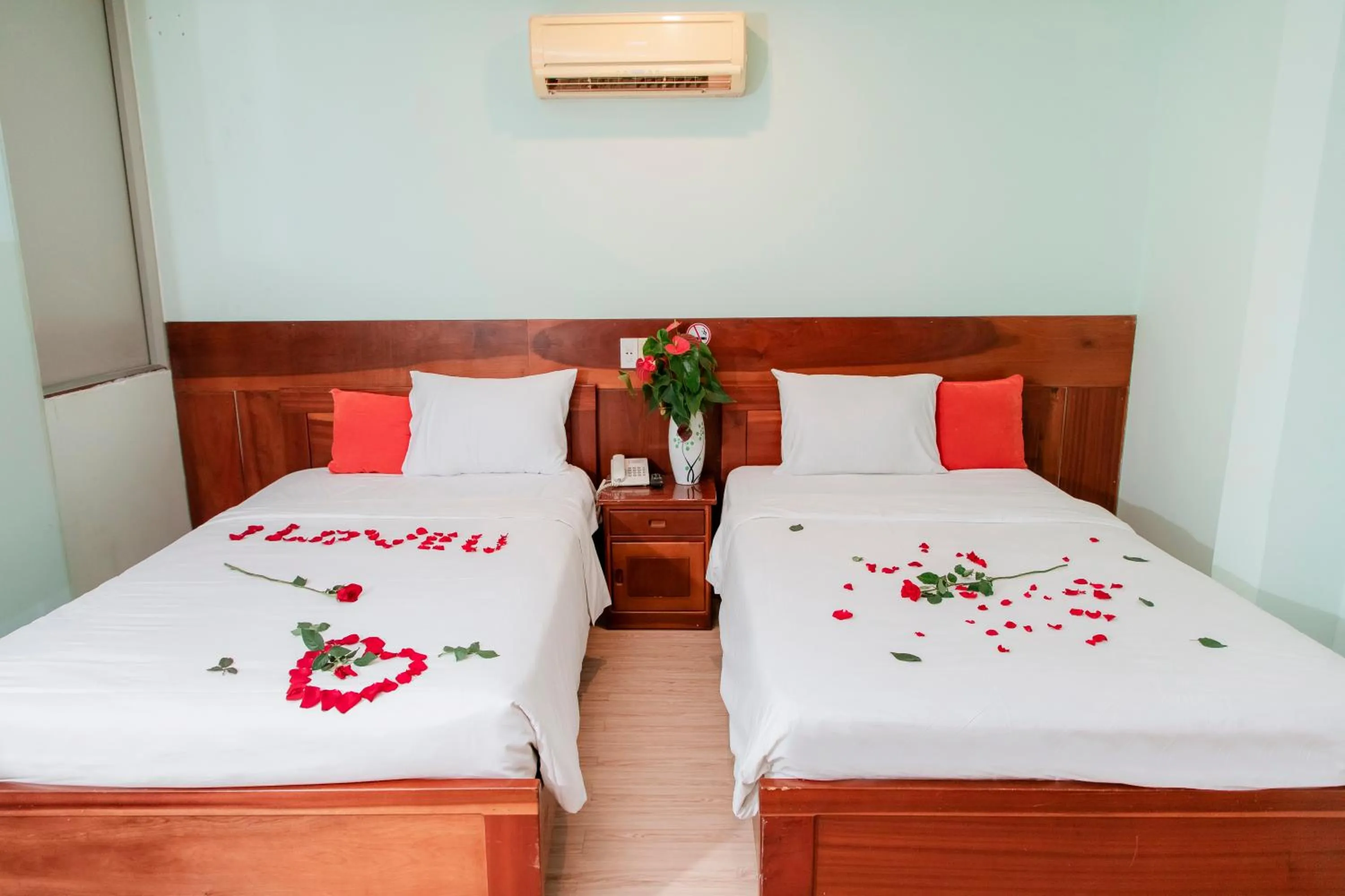 Bedroom, Bed in Art Deluxe Hotel