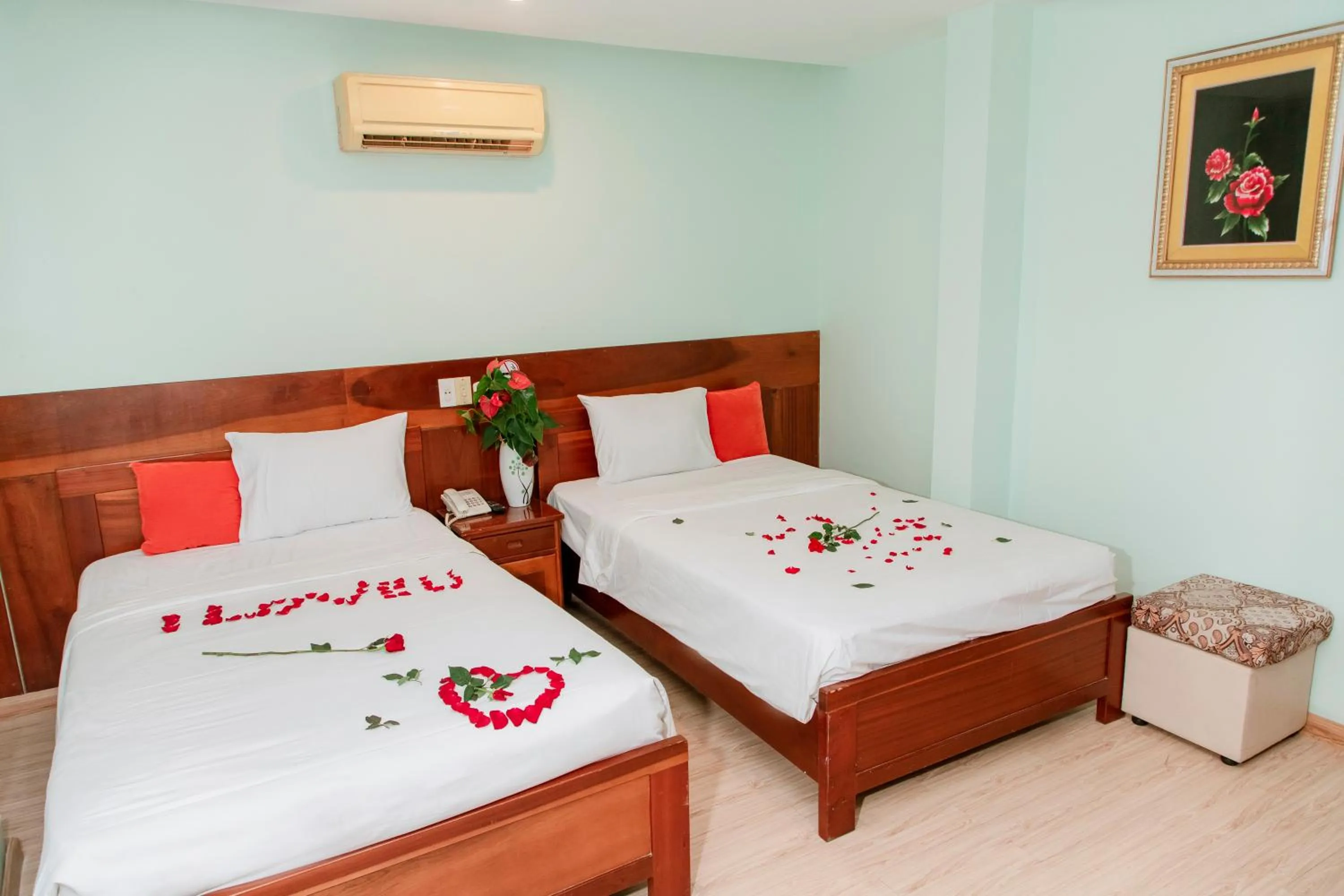 Photo of the whole room, Bed in Art Deluxe Hotel