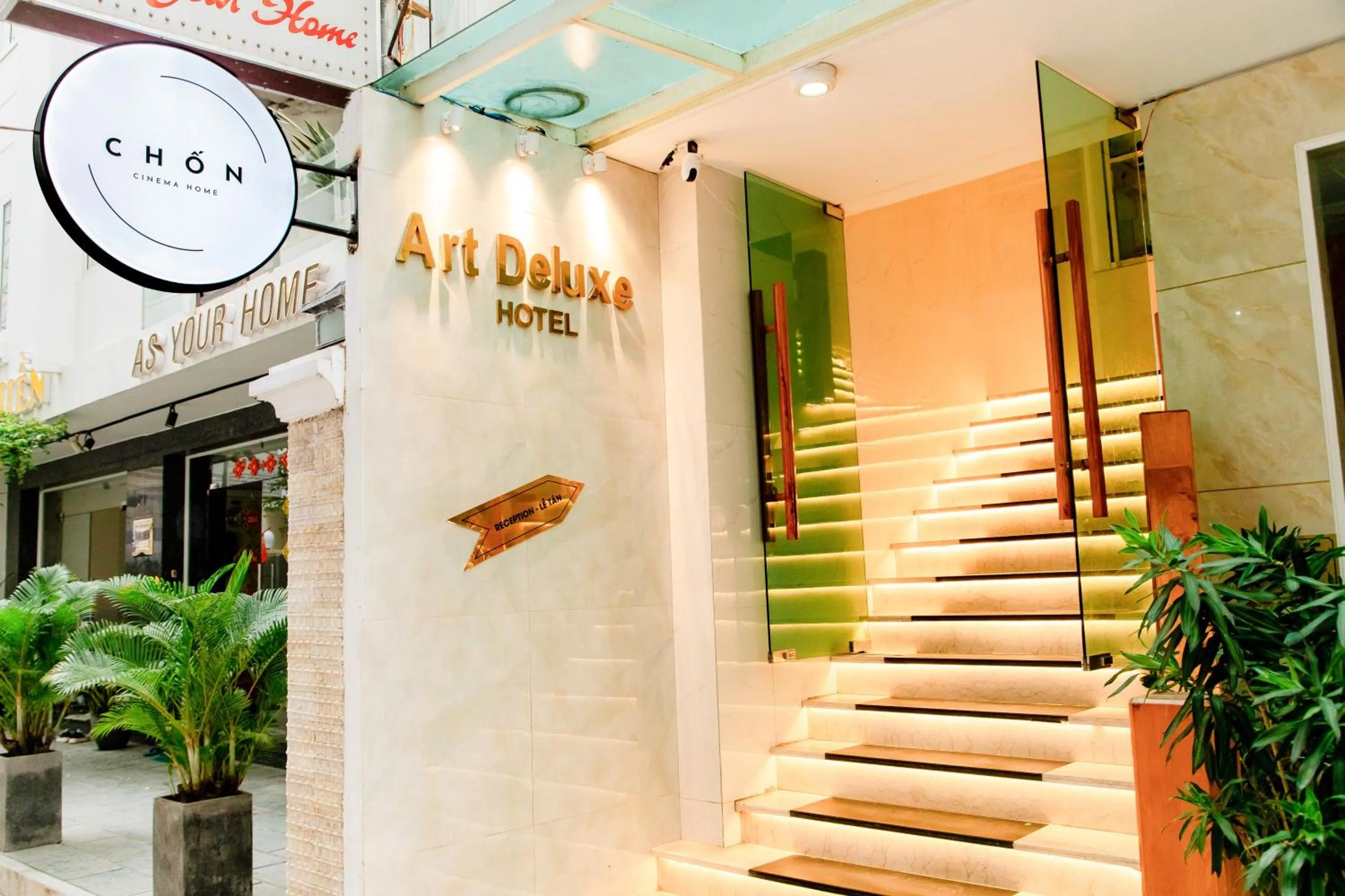 Day in Art Deluxe Hotel