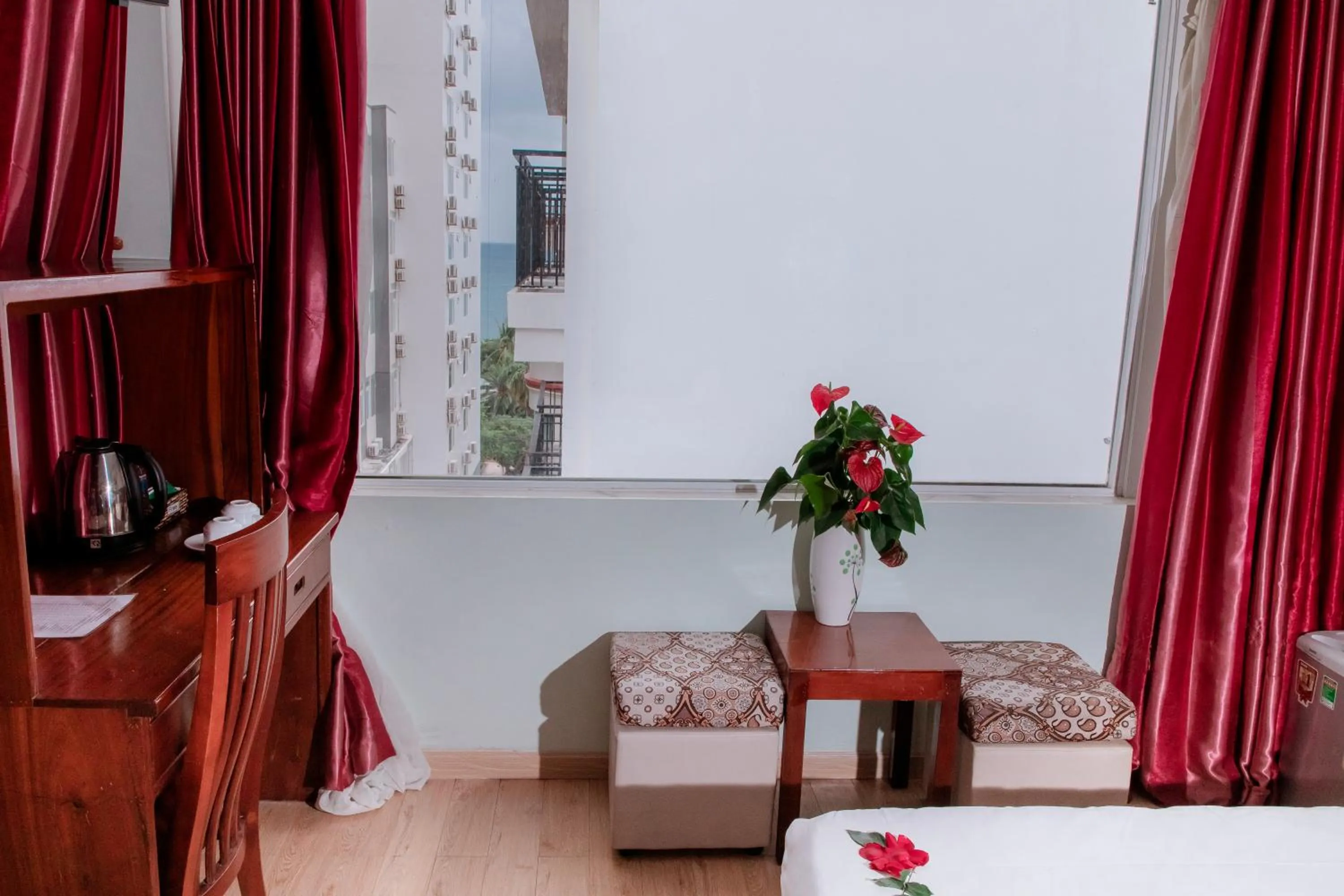 Photo of the whole room, Bed in Art Deluxe Hotel