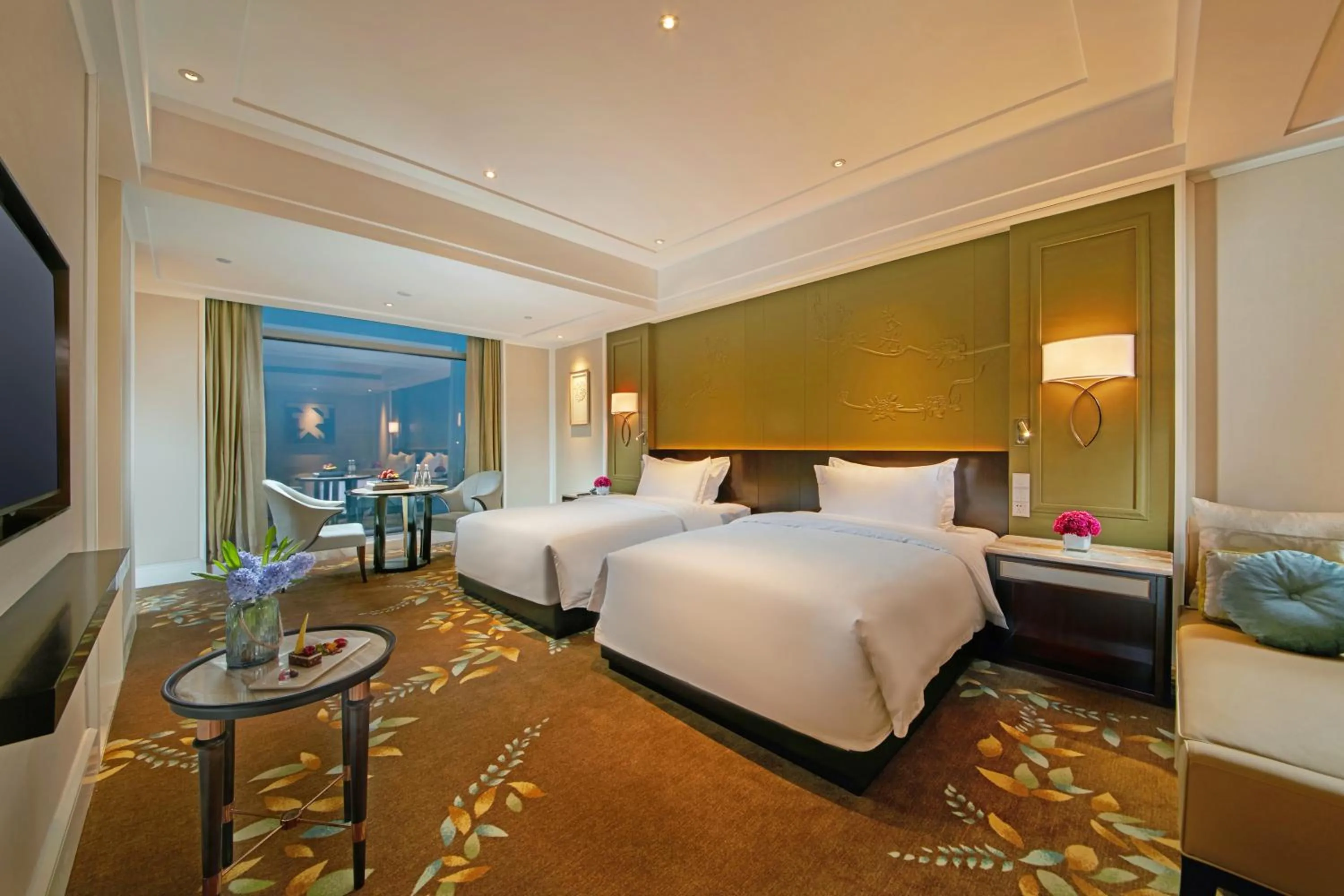 Photo of the whole room, Bed in Wen Ling International Hotel