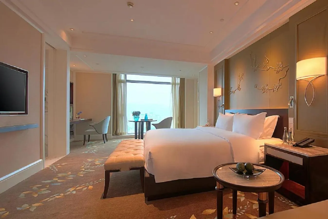 Photo of the whole room, Bed in Wen Ling International Hotel