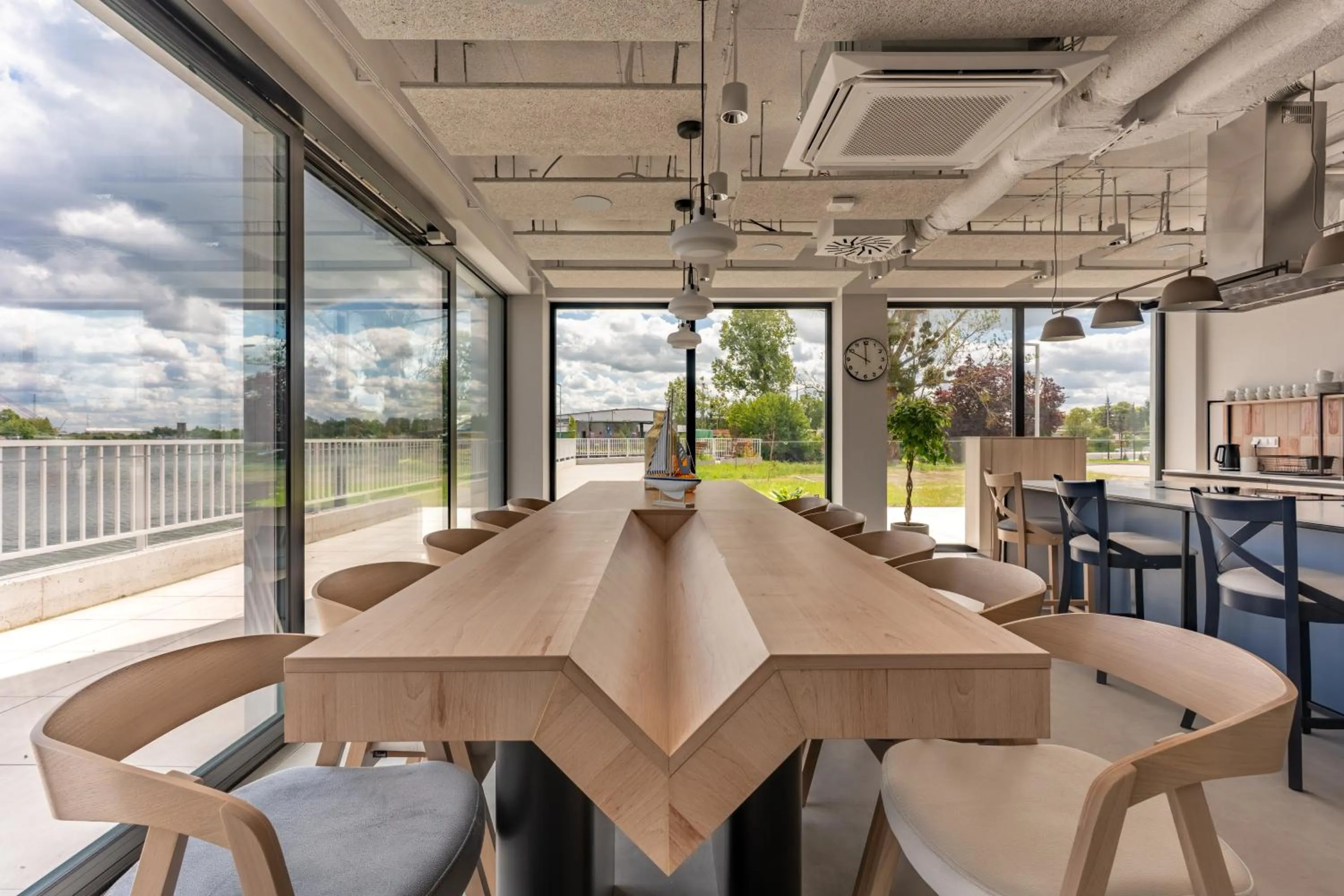 Communal kitchen in Noli Gdansk Riverside