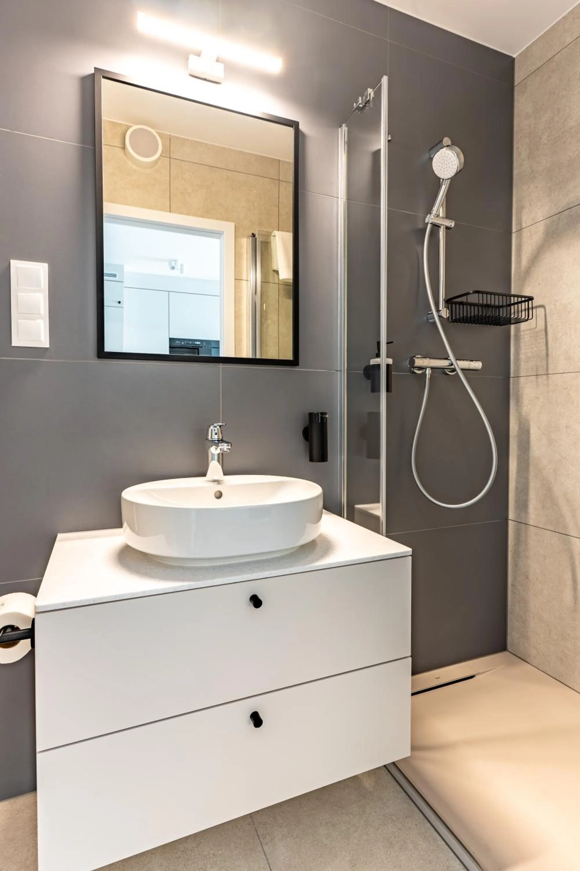 Shower in Noli Gdansk Riverside