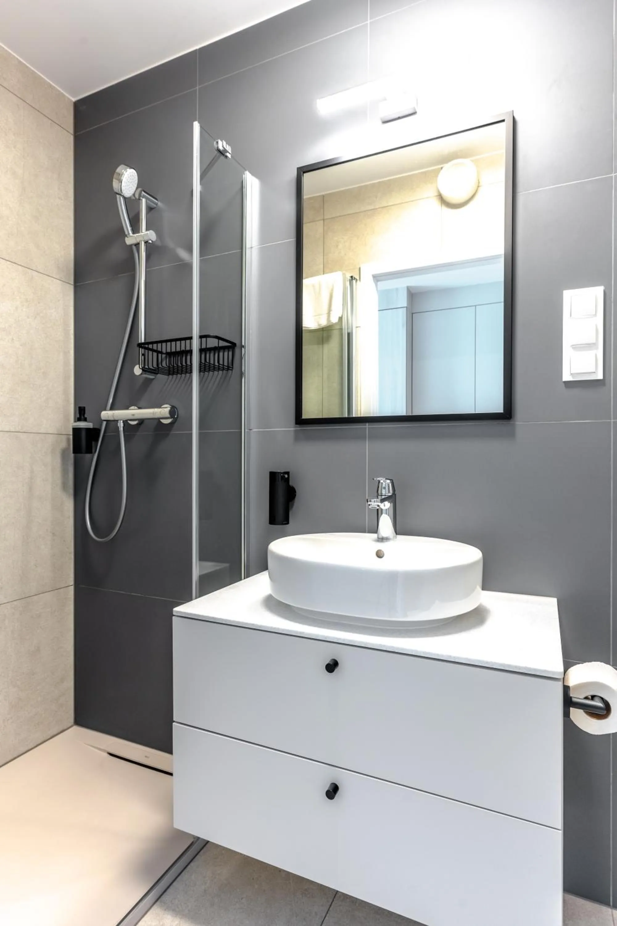 Shower in Noli Gdansk Riverside