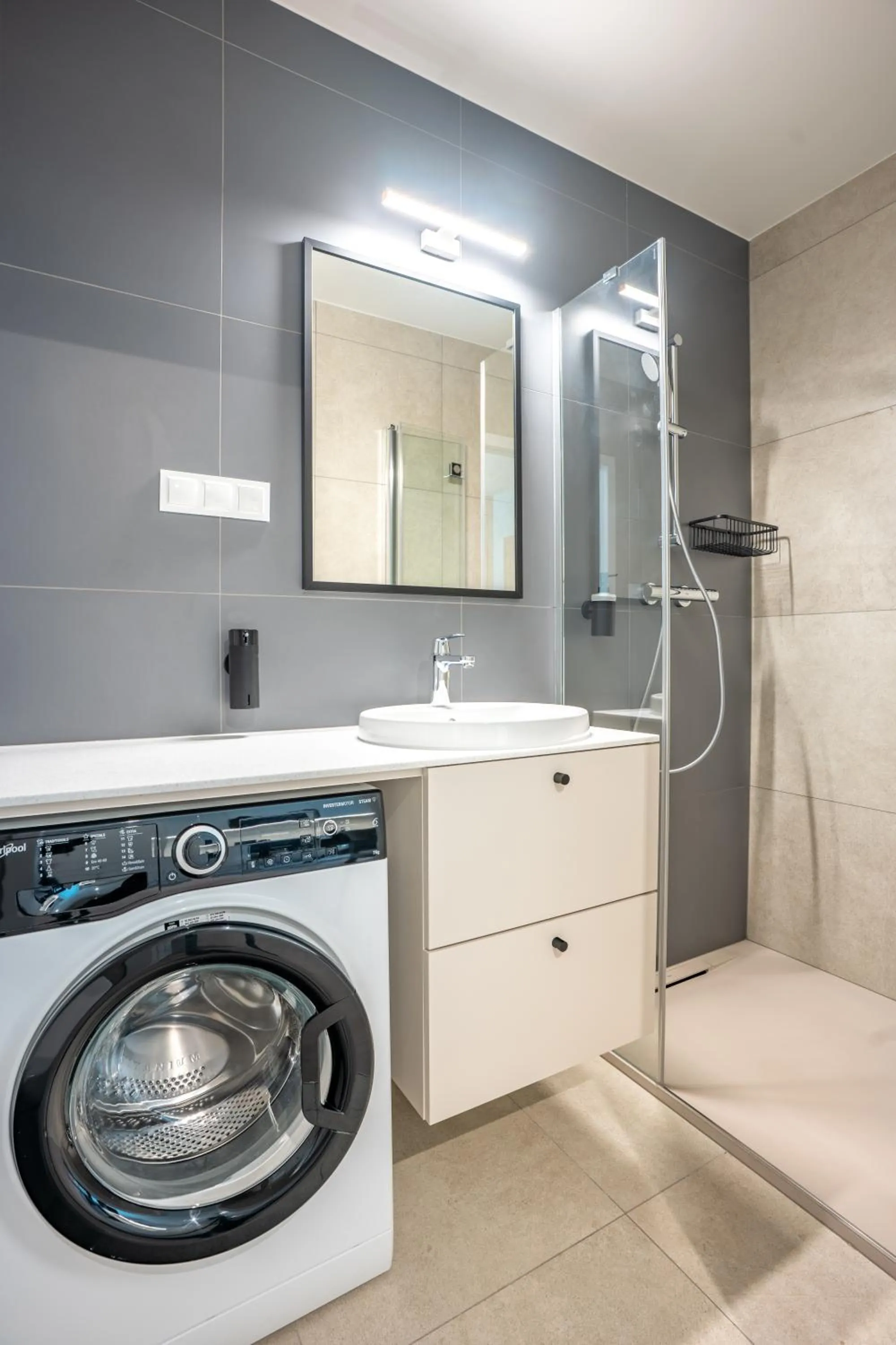 Shower in Noli Gdansk Riverside