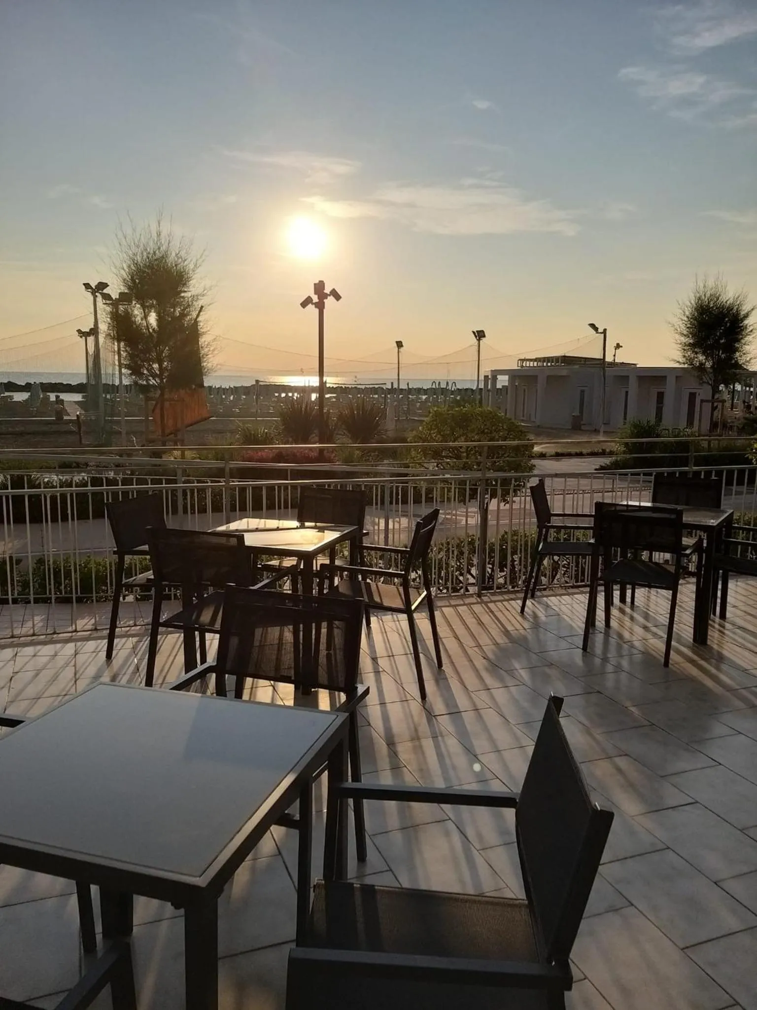 Restaurant/places to eat in Hotel Ideal