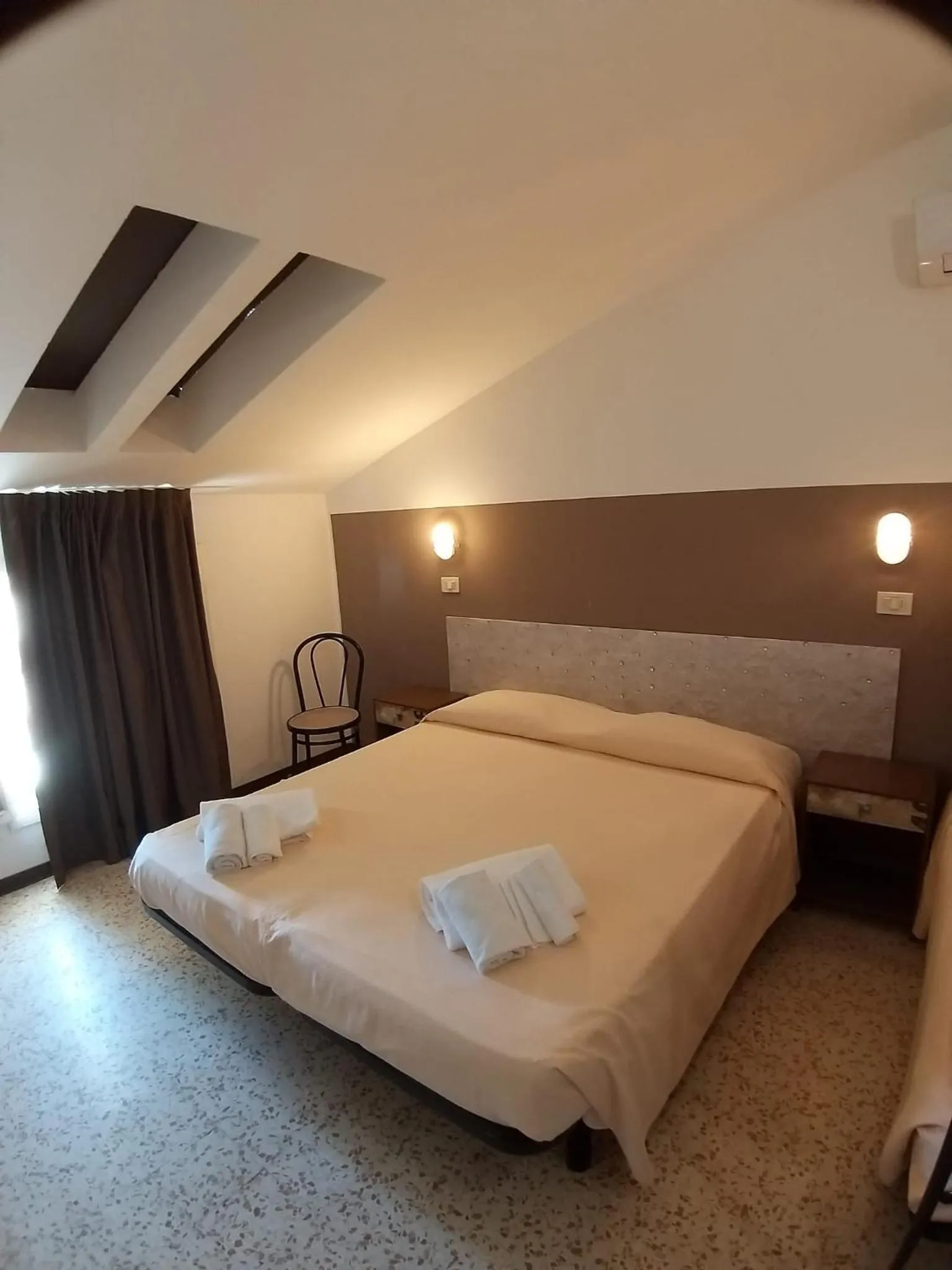 Bed in Hotel Ideal
