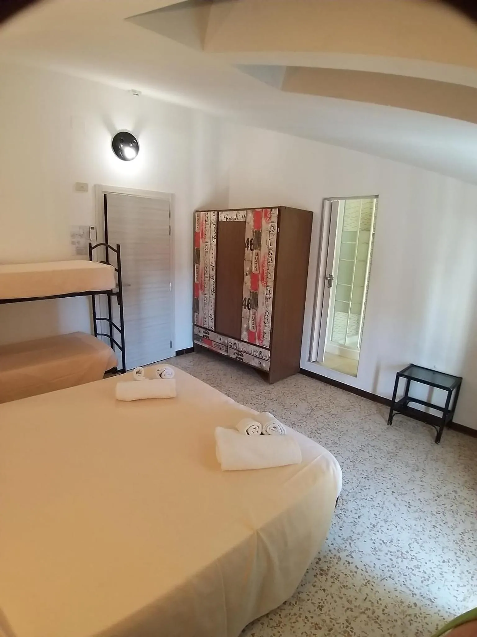 Bed in Hotel Ideal