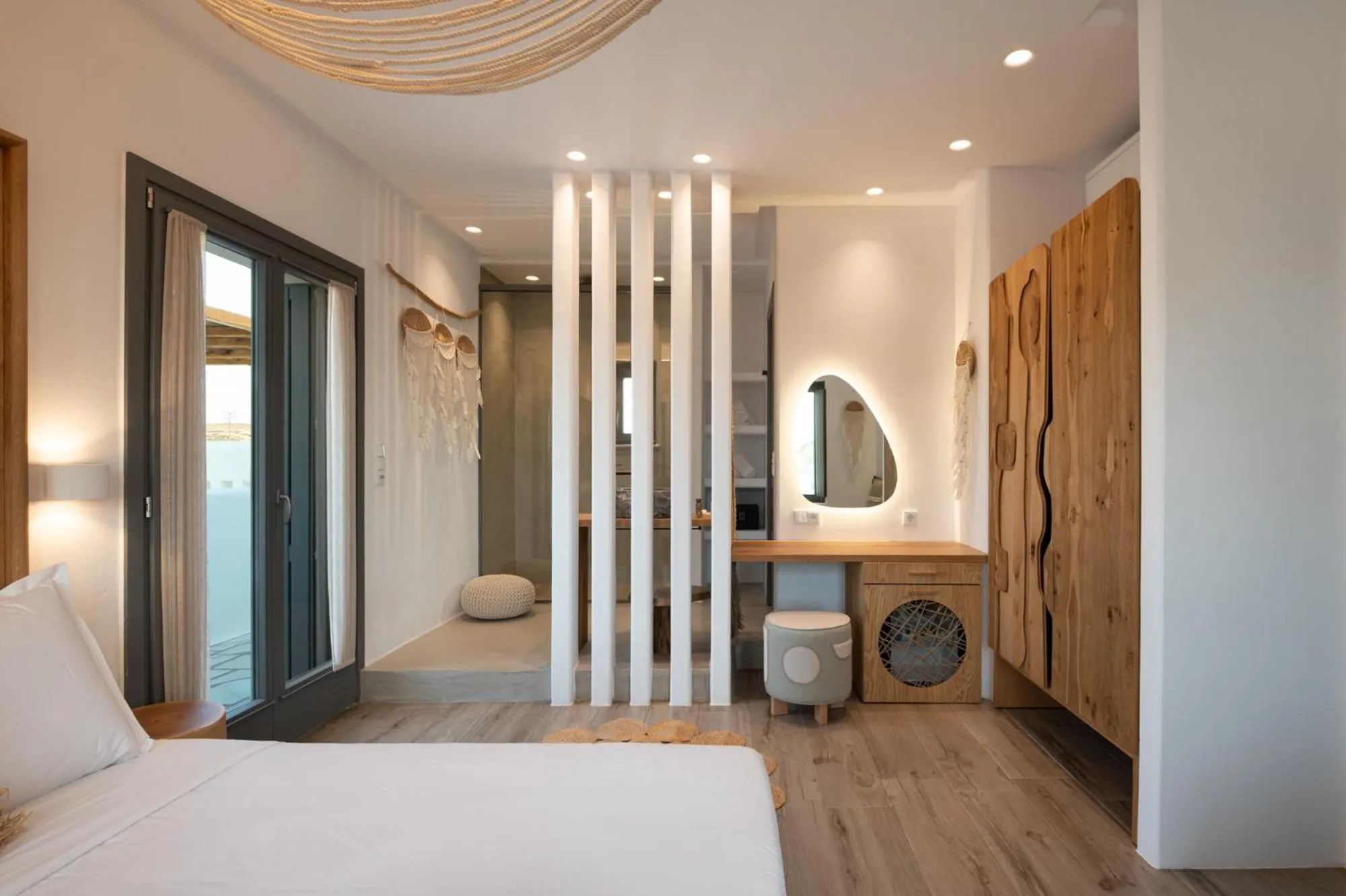 Photo of the whole room, Bed in Kosmitis Suites & Villas