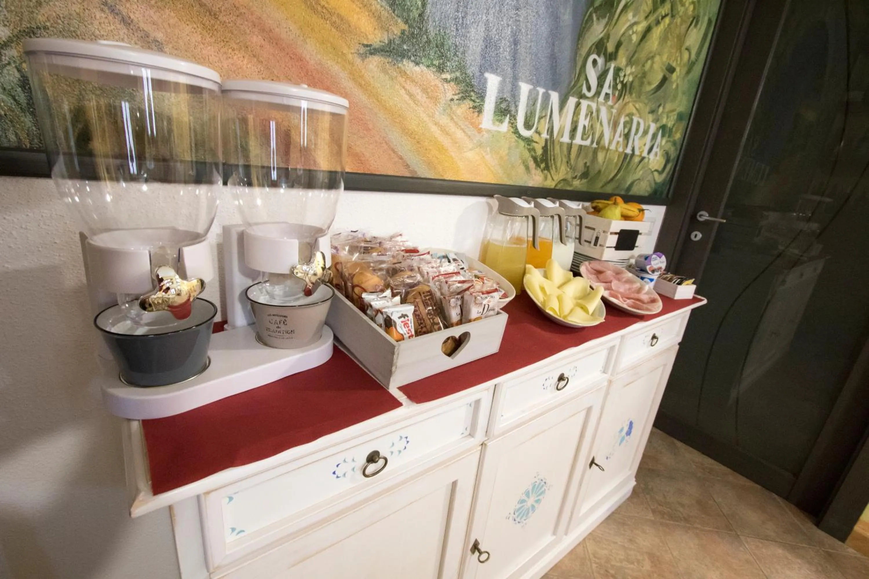 Breakfast in B&B Sa Lumenaria "da Raimonda"