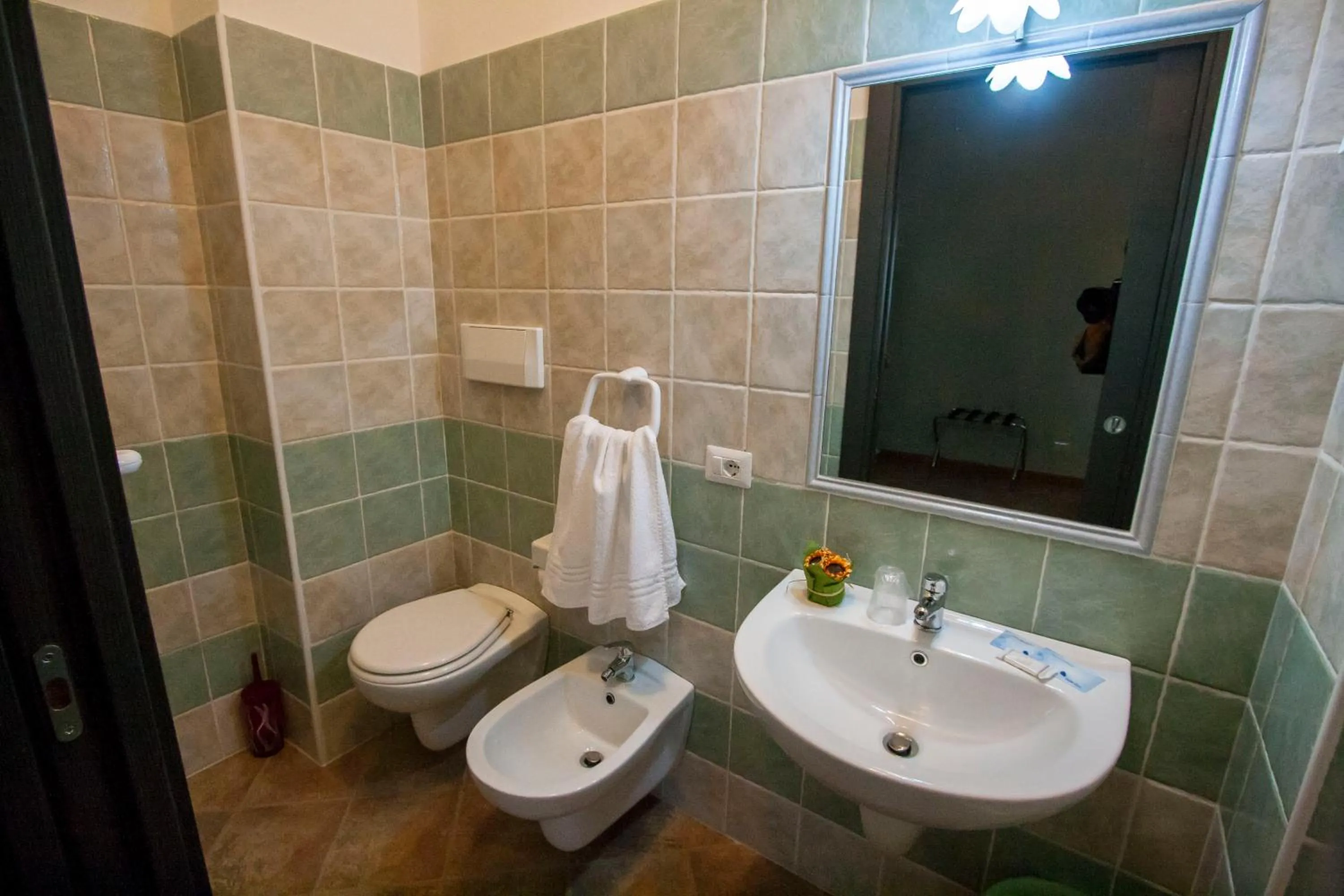 Bathroom in B&B Sa Lumenaria "da Raimonda"