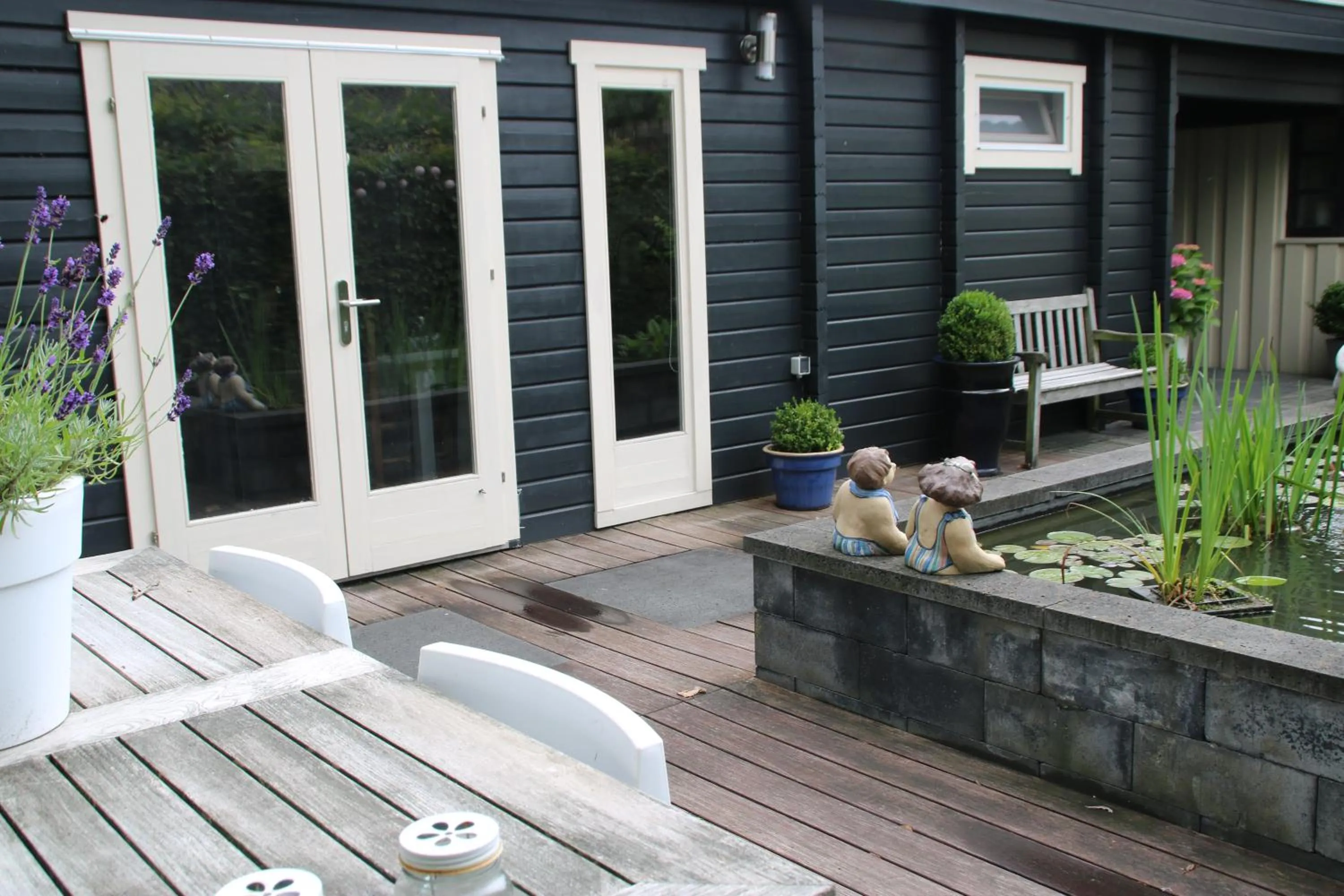 Garden view in B&B Gaasterland