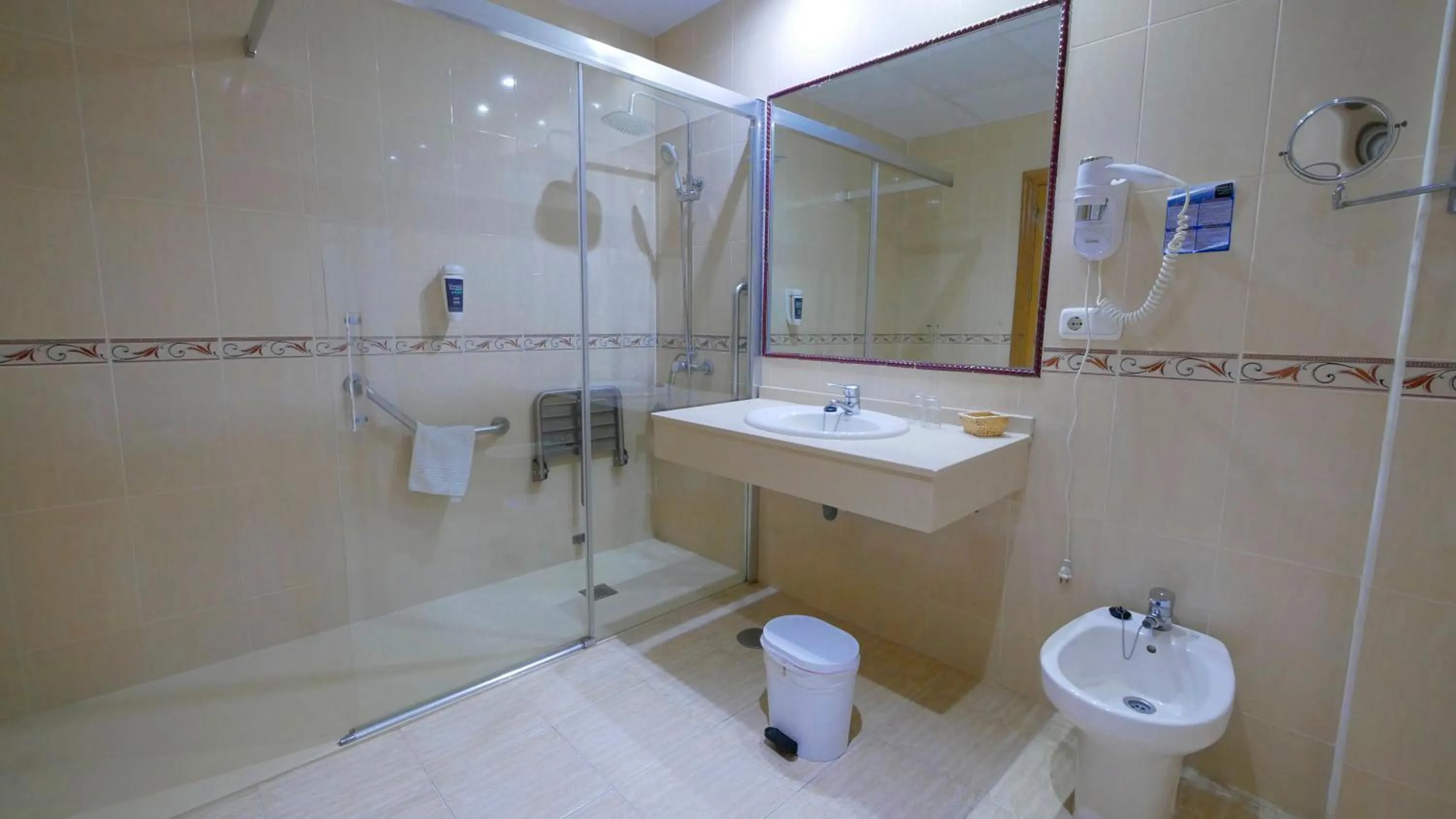 Bathroom in Hotel Victoria Playa