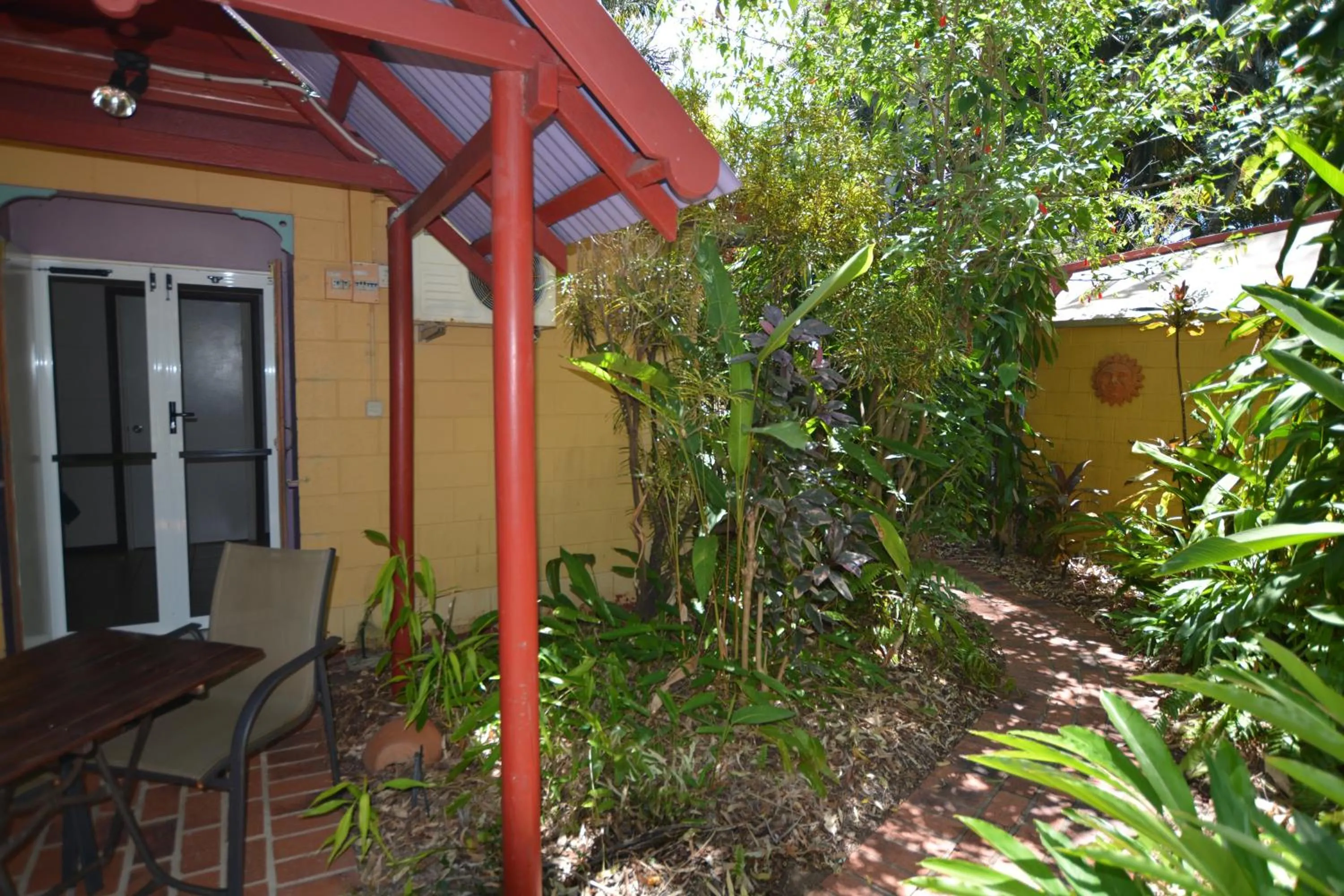 Seating area in Shambhala Retreat Magnetic Island Cottages