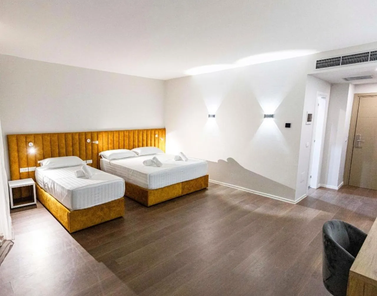 Triple Room with Balcony in Ajsel Hotel