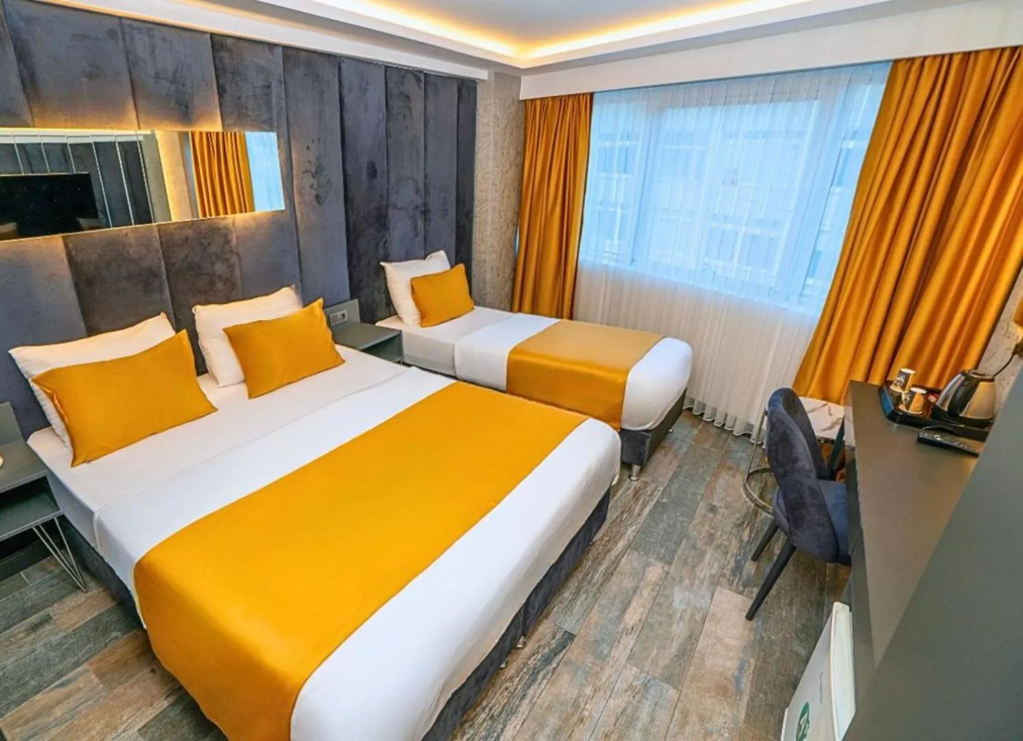 Photo of the whole room, Bed in 216 Silver Suite