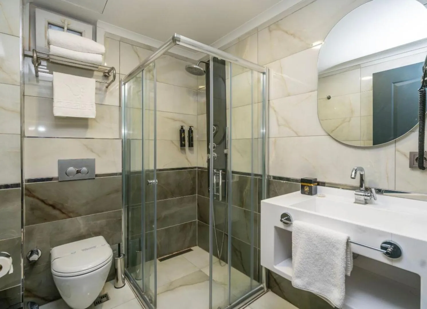 Bathroom in 216 Silver Suite