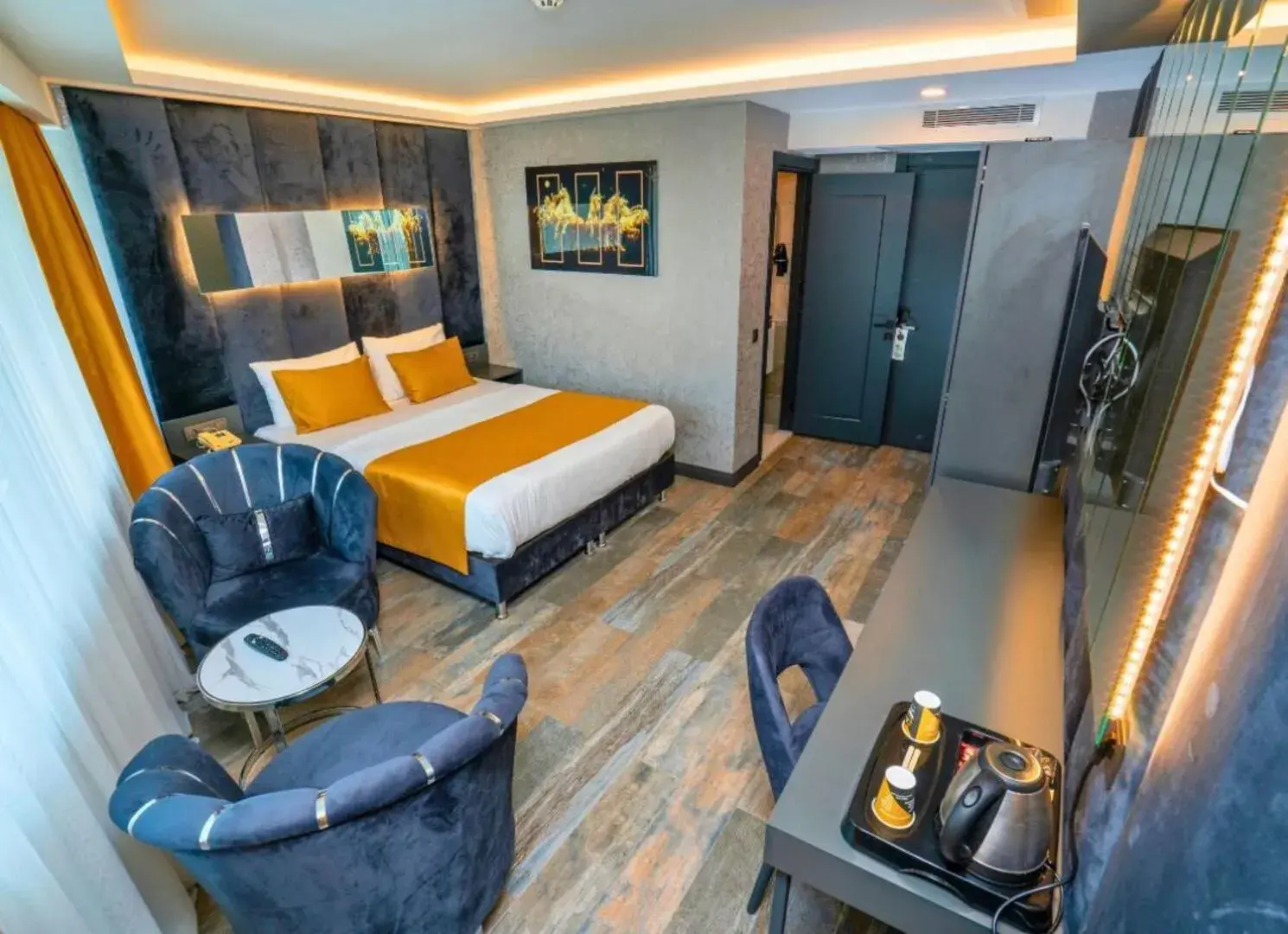 Deluxe Room in 216 Silver Suite Deluxe Room in 216 Silver Suite