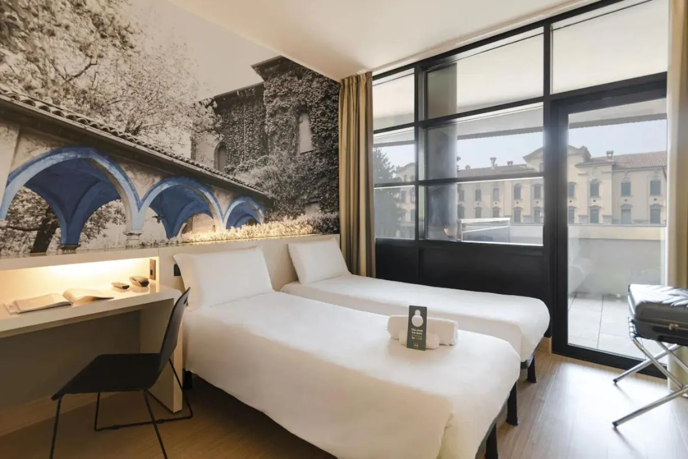 Bedroom, Bed in B&B Hotel Como Camerlata