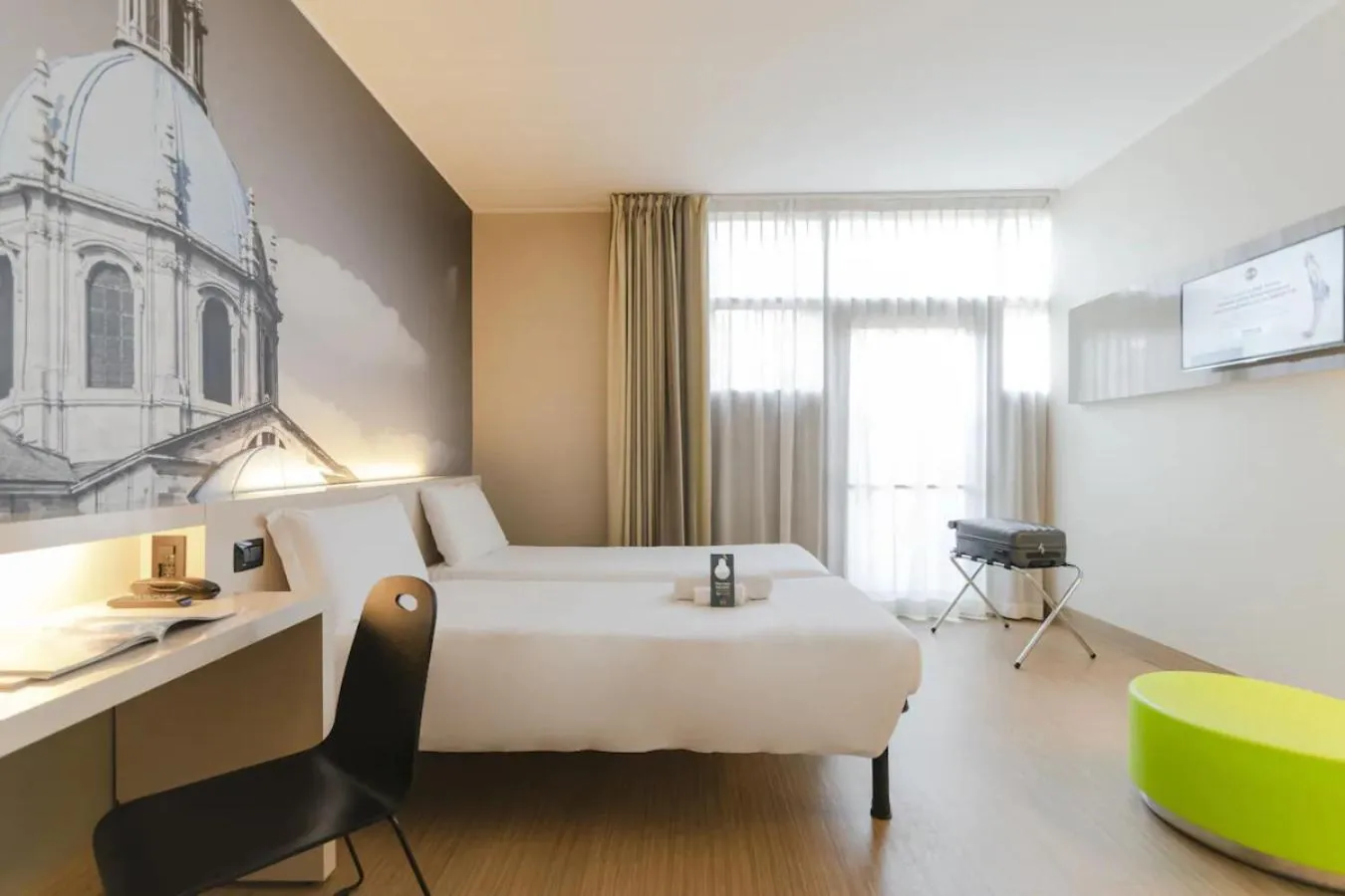 Bedroom, Bed in B&B Hotel Como Camerlata