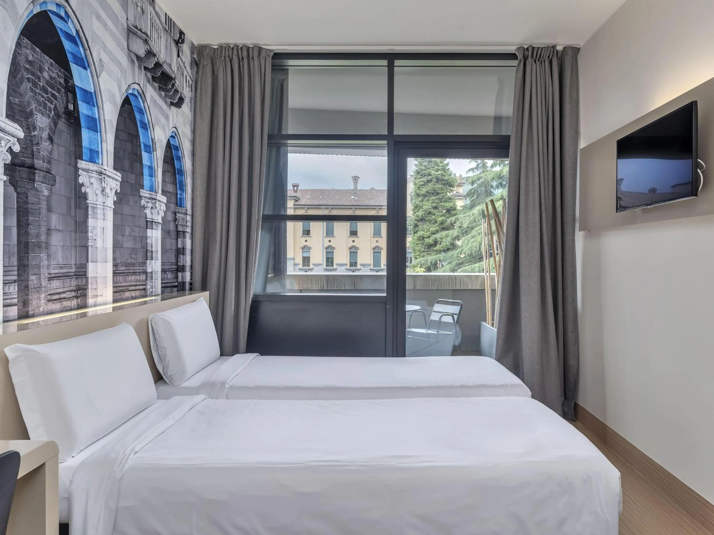 Photo of the whole room, Bed in B&B Hotel Como Camerlata