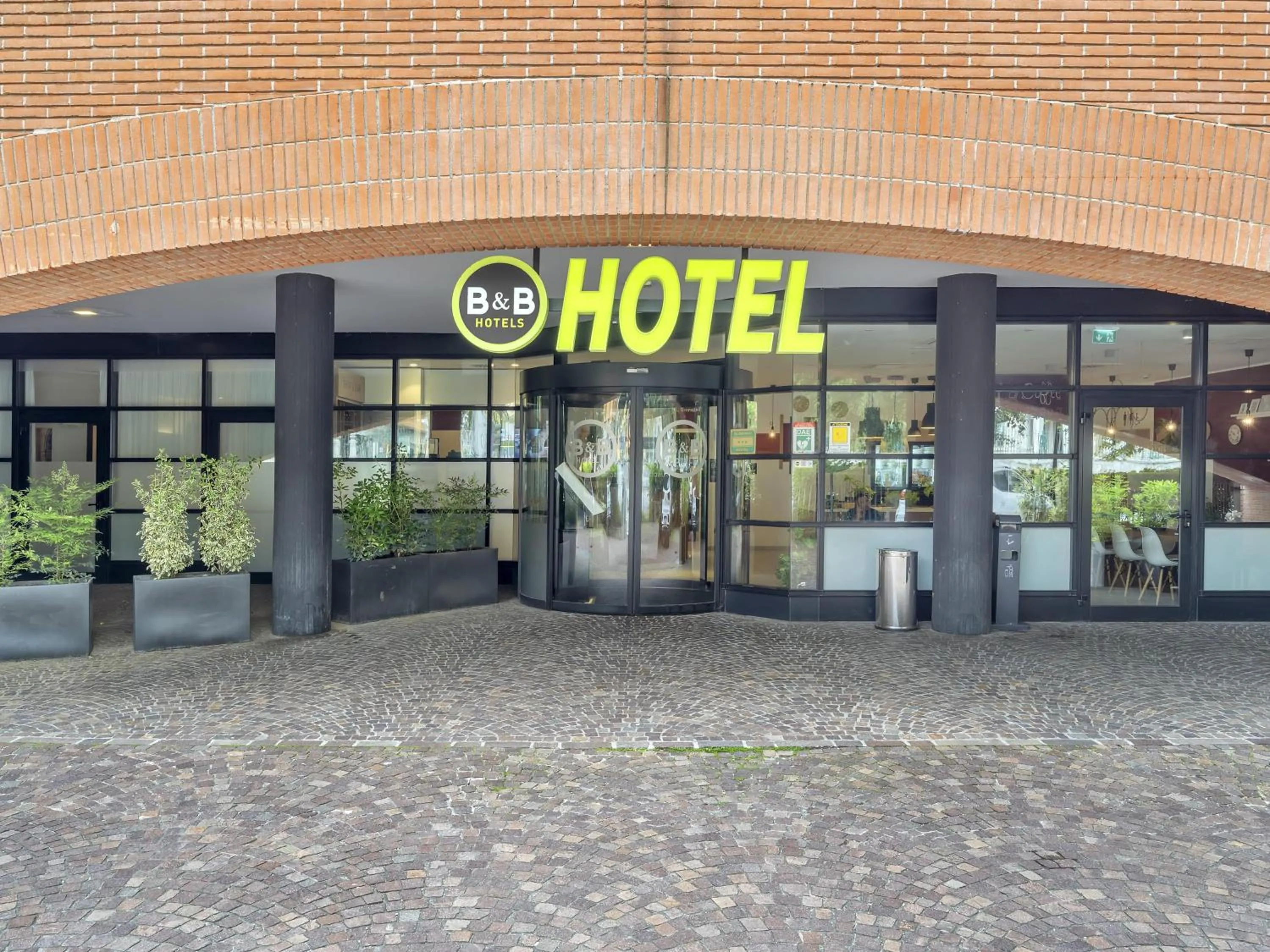 Property building in B&B Hotel Como Camerlata