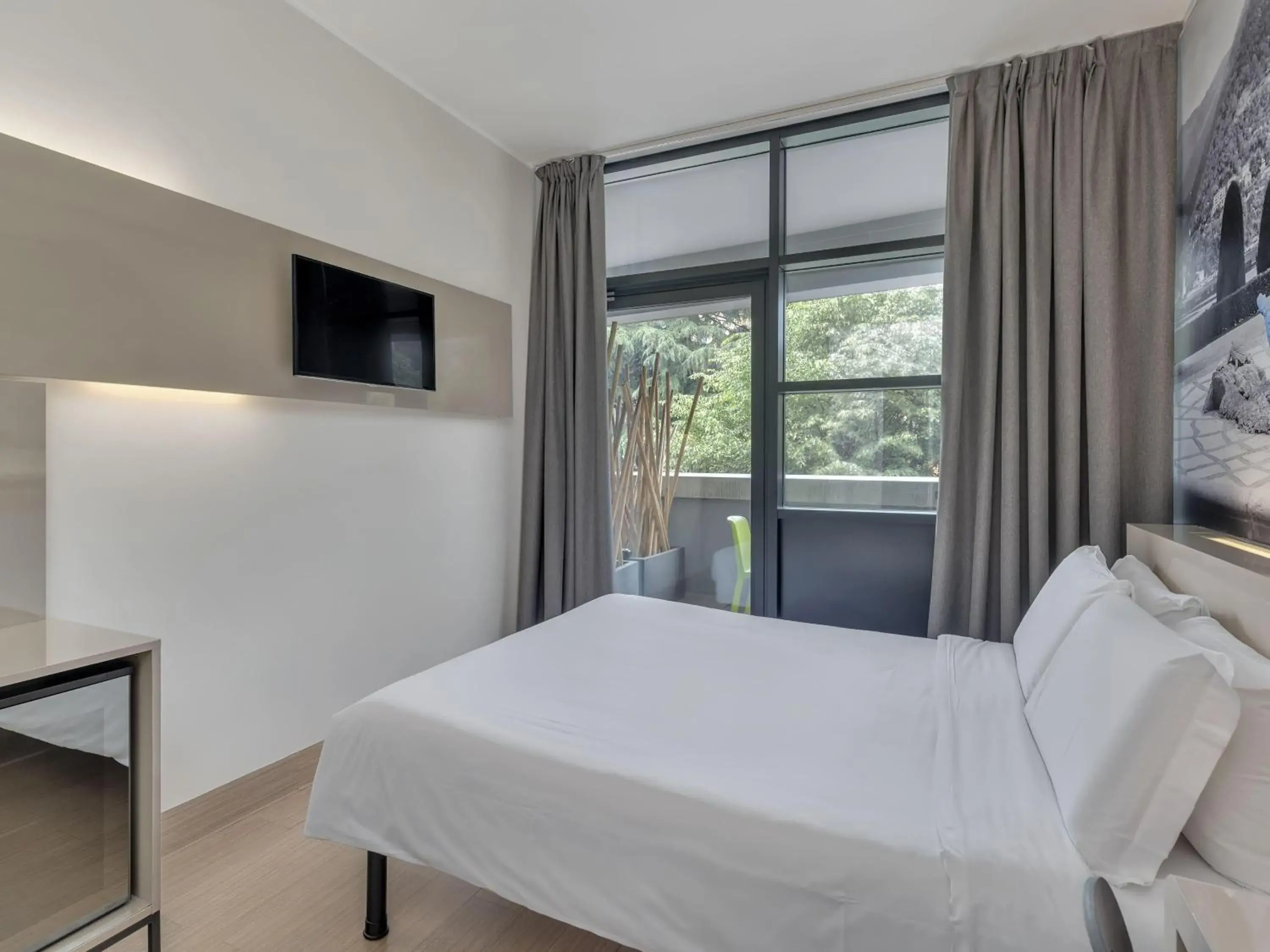 Superior Double Room in B&B Hotel Como Camerlata Superior Double Room in B&B Hotel Como Camerlata