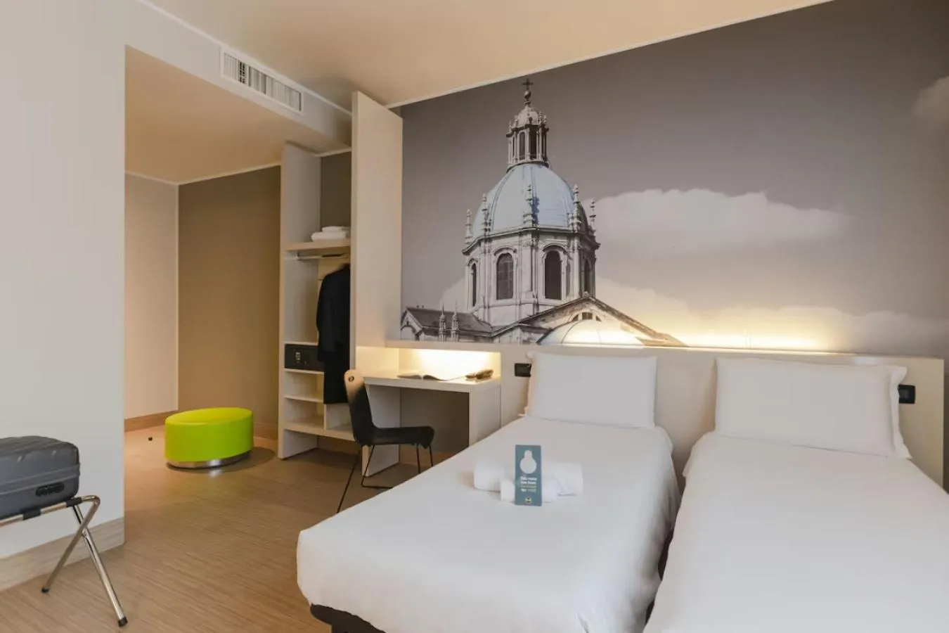 Bedroom, Bed in B&B Hotel Como Camerlata