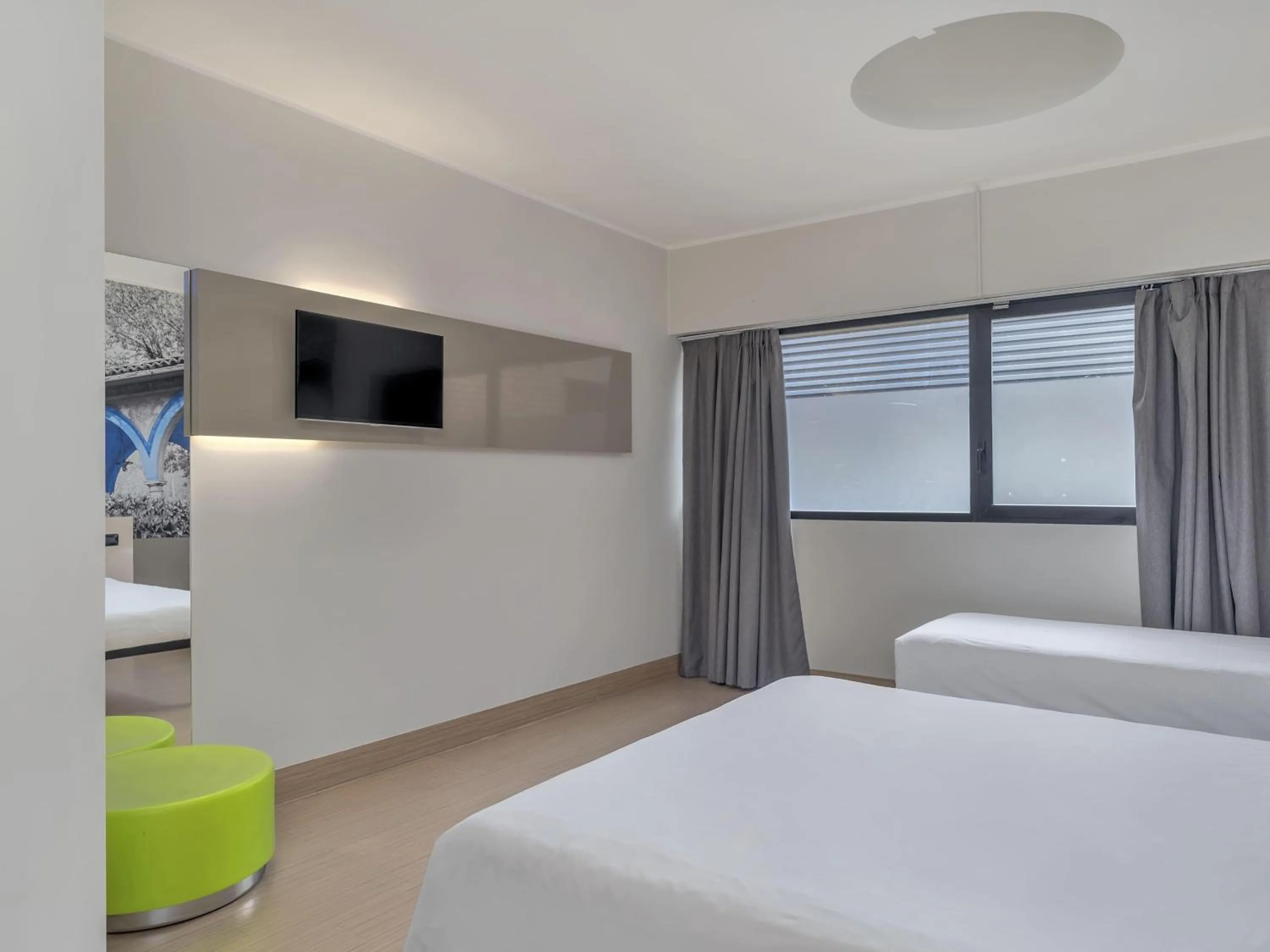 Photo of the whole room, Bed in B&B Hotel Como Camerlata